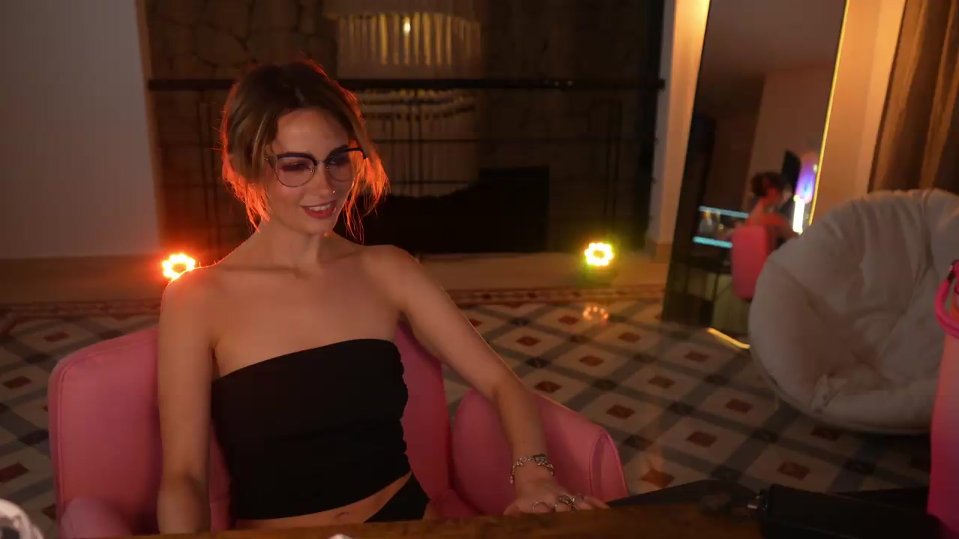 Gallery image thumbnail from RpgMona's myfreecams stream on, 06/26/2026, 06:06 image 13 of 20