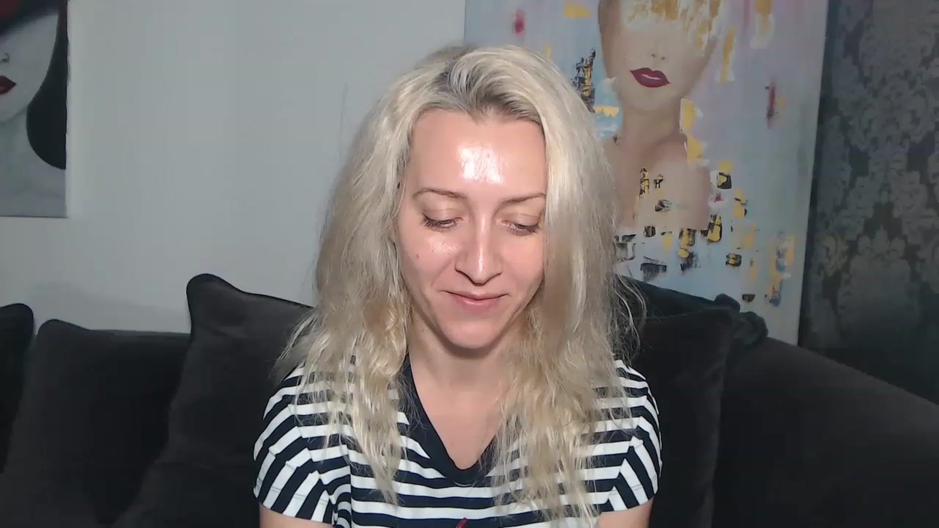 Gallery image thumbnail from RrrBecca's myfreecams stream on, 12/15/2022, 15:54 image 19 of 20