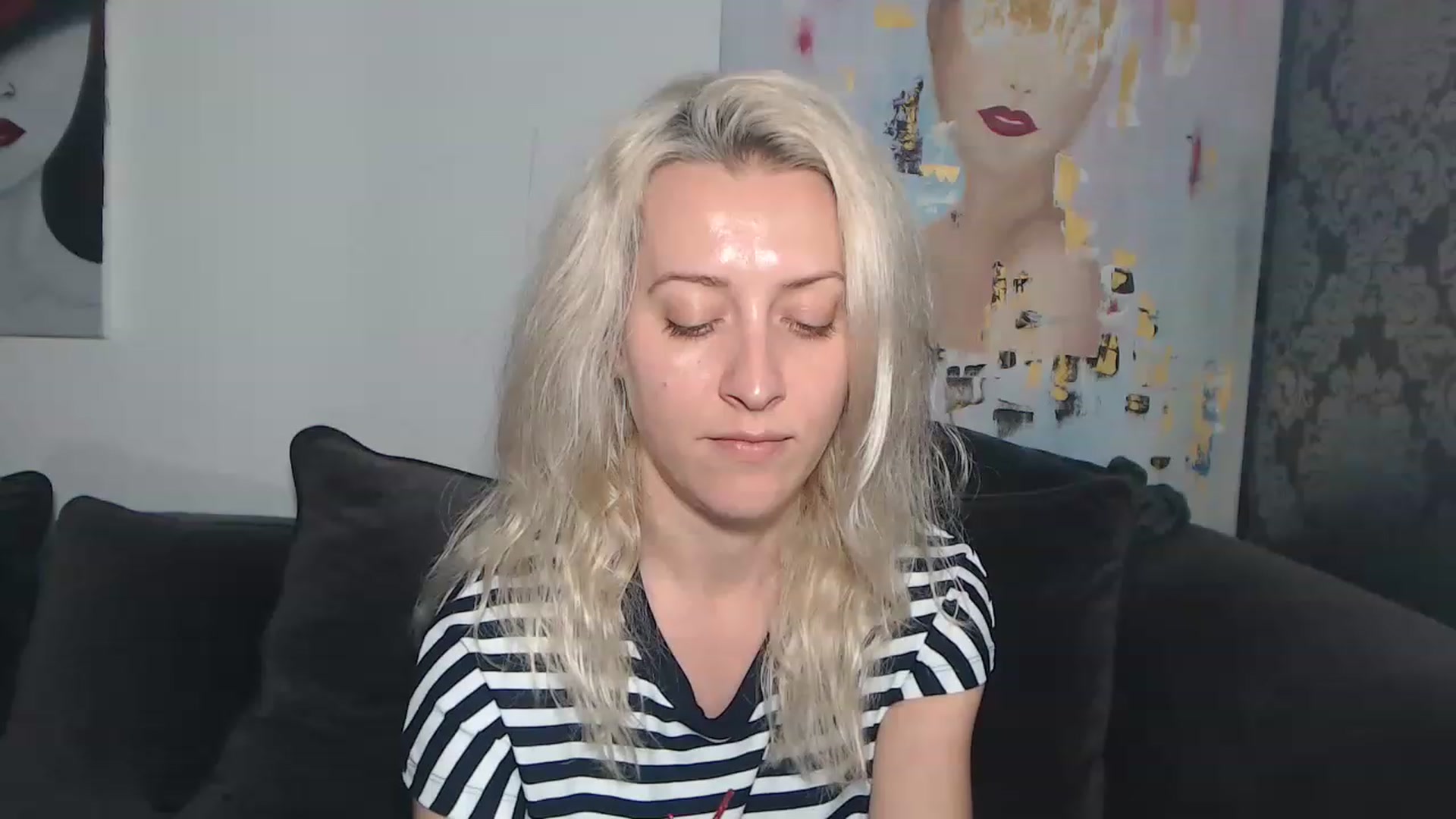 Gallery image thumbnail from RrrBecca's myfreecams stream on, 12/15/2022, 18:17 image 1 of 20