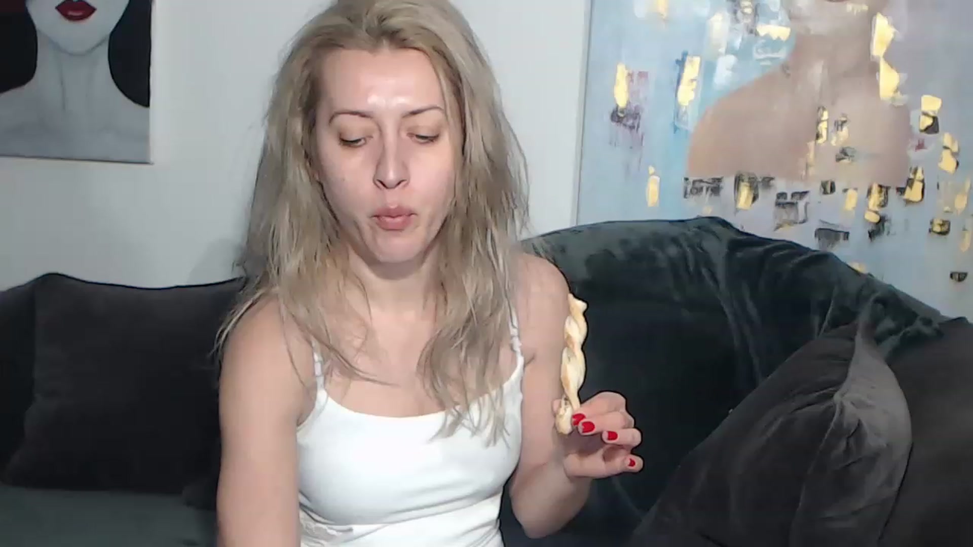 Gallery image thumbnail from RrrBecca's myfreecams stream on, 02/07/2023, 14:11 image 6 of 20