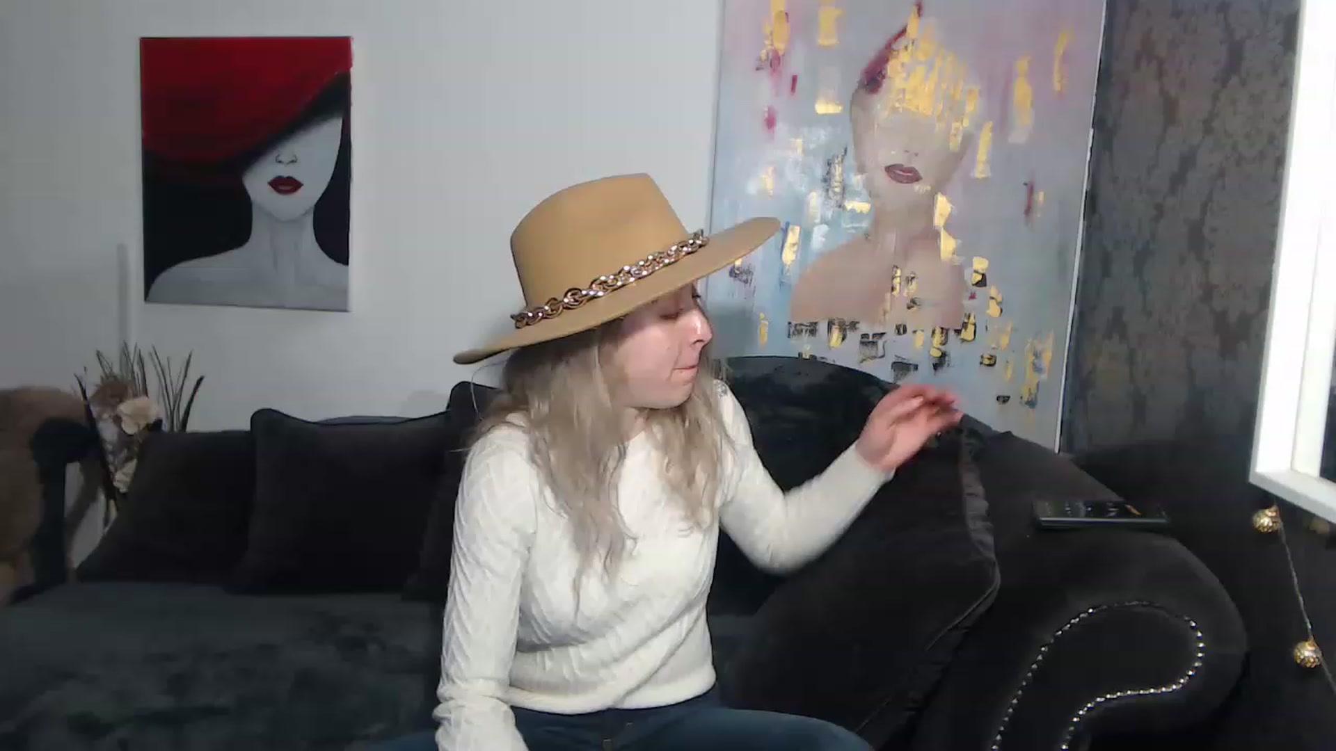 Gallery image thumbnail from RrrBecca's myfreecams stream on, 02/27/2023, 16:11 image 3 of 20