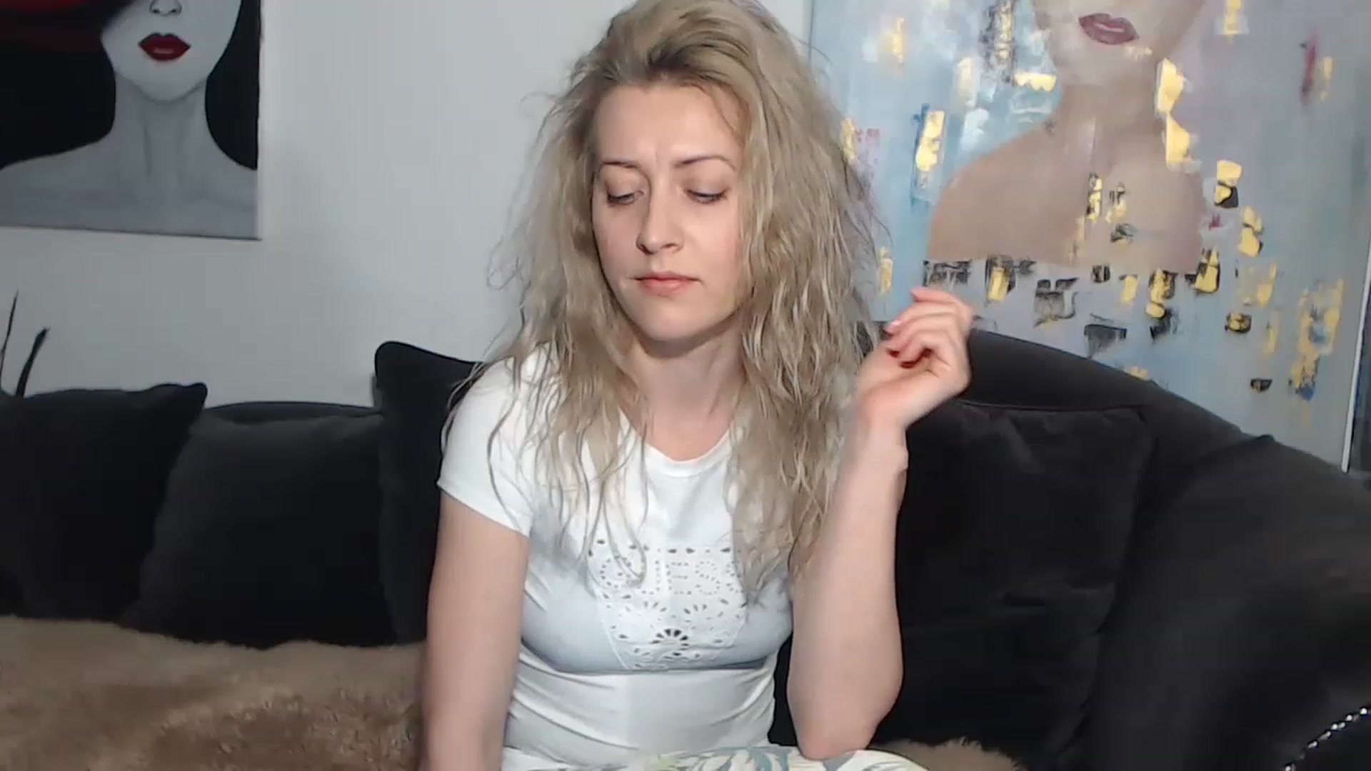 Gallery image thumbnail from RrrBecca's myfreecams stream on, 03/07/2023, 15:38 image 4 of 20