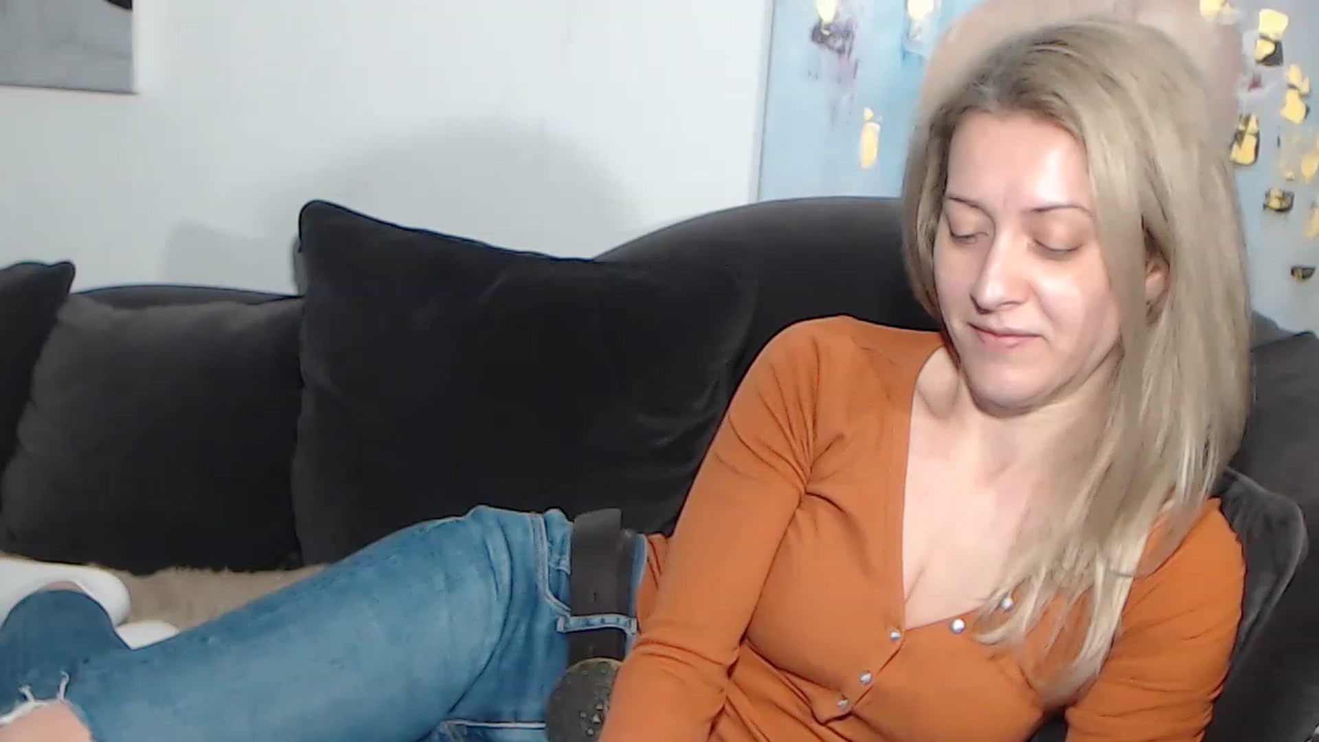 Gallery image thumbnail from RrrBecca's myfreecams stream on, 03/10/2023, 15:58 image 4 of 20