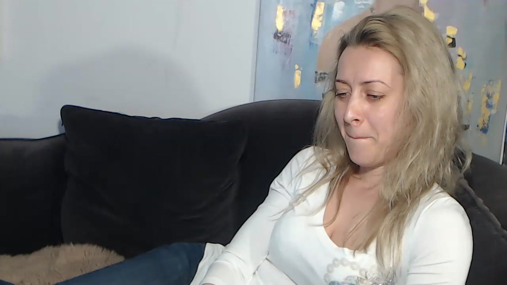 Gallery image thumbnail from RrrBecca's myfreecams stream on, 03/23/2023, 16:18 image 5 of 20
