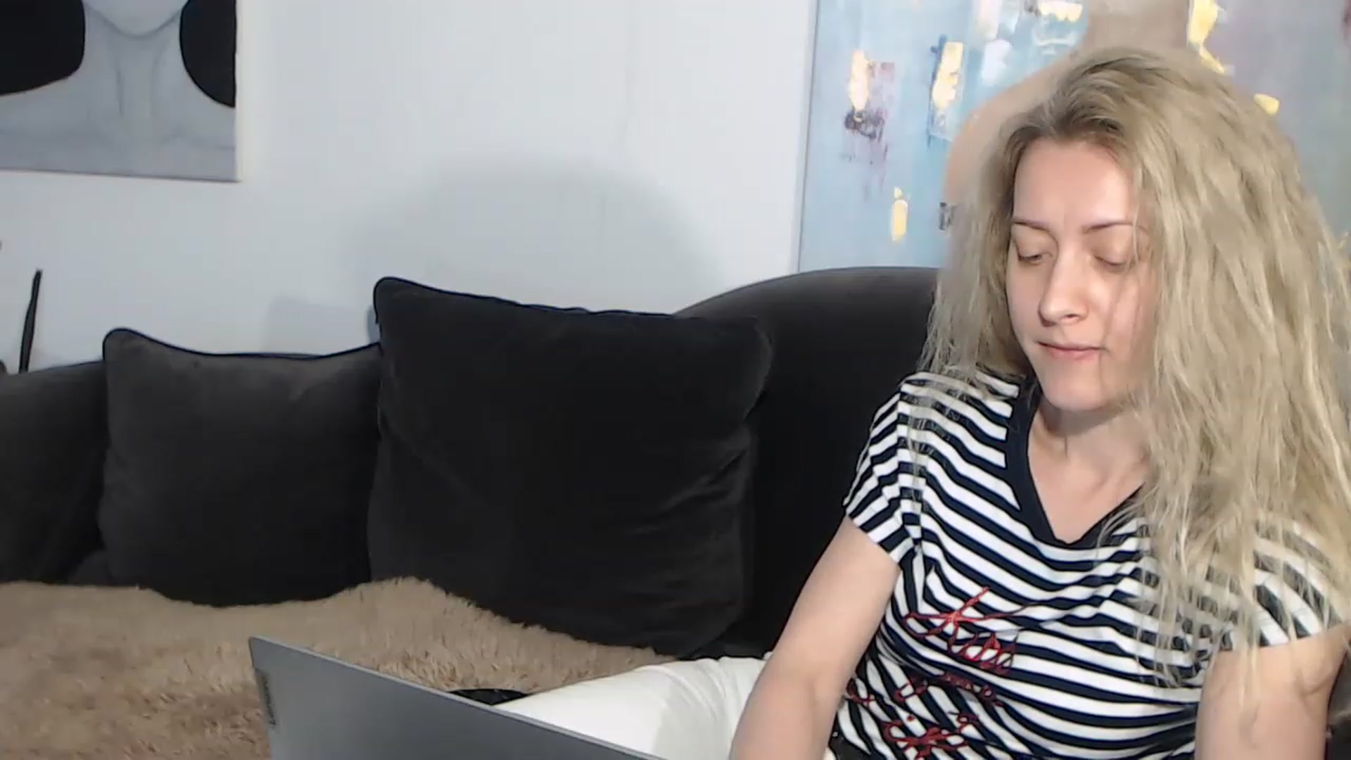 Gallery image thumbnail from RrrBecca's myfreecams stream on, 03/25/2023, 13:50 image 18 of 20