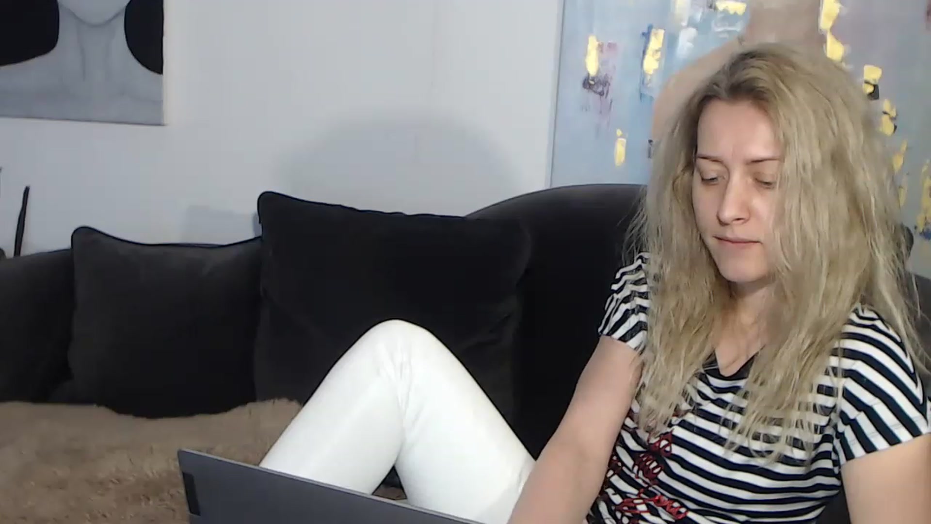 Gallery image thumbnail from RrrBecca's myfreecams stream on, 03/25/2023, 13:50 image 10 of 20