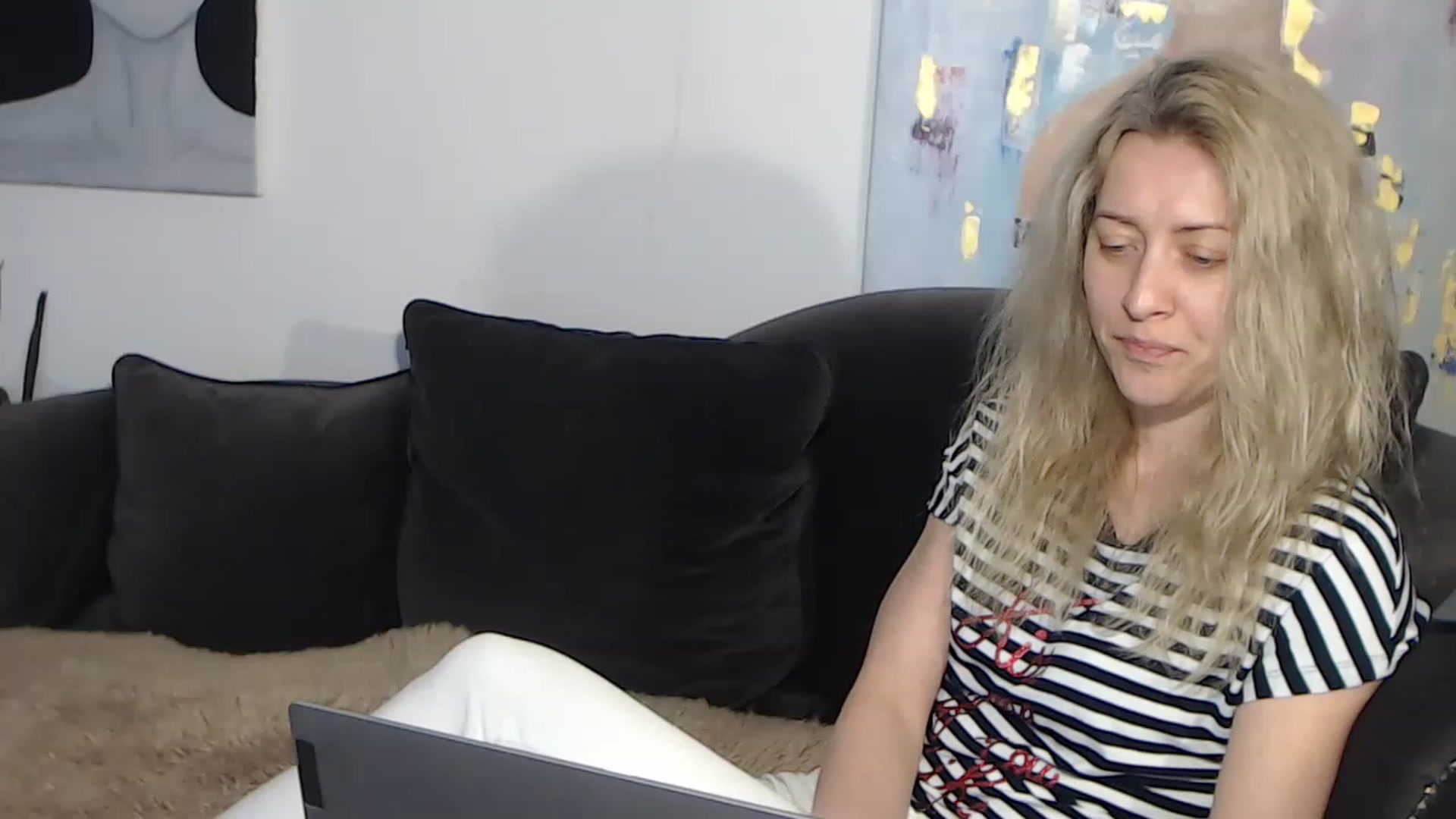 Gallery image thumbnail from RrrBecca's myfreecams stream on, 03/25/2023, 13:50 image 8 of 20