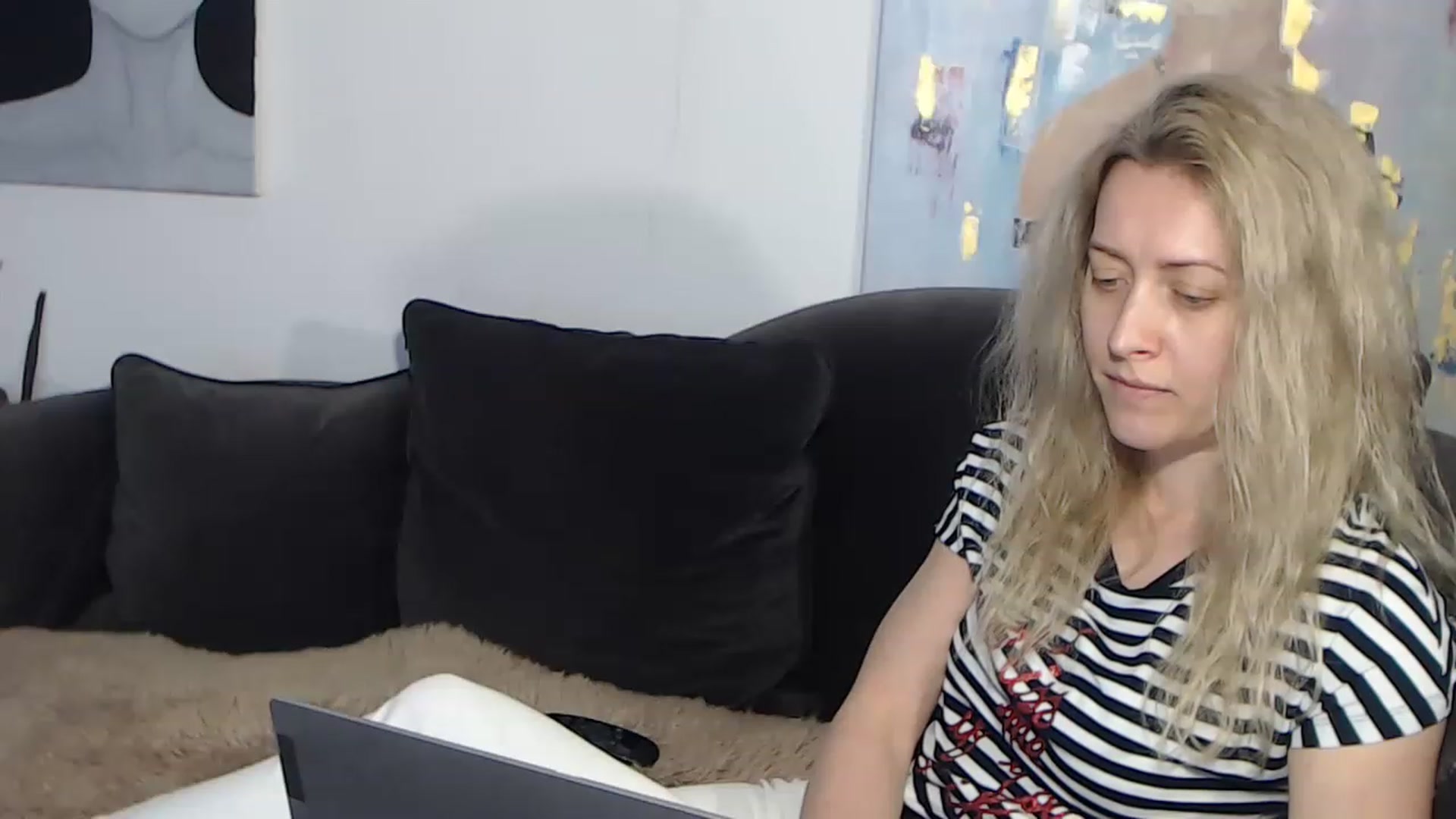 Gallery image thumbnail from RrrBecca's myfreecams stream on, 03/25/2023, 13:50 image 12 of 20