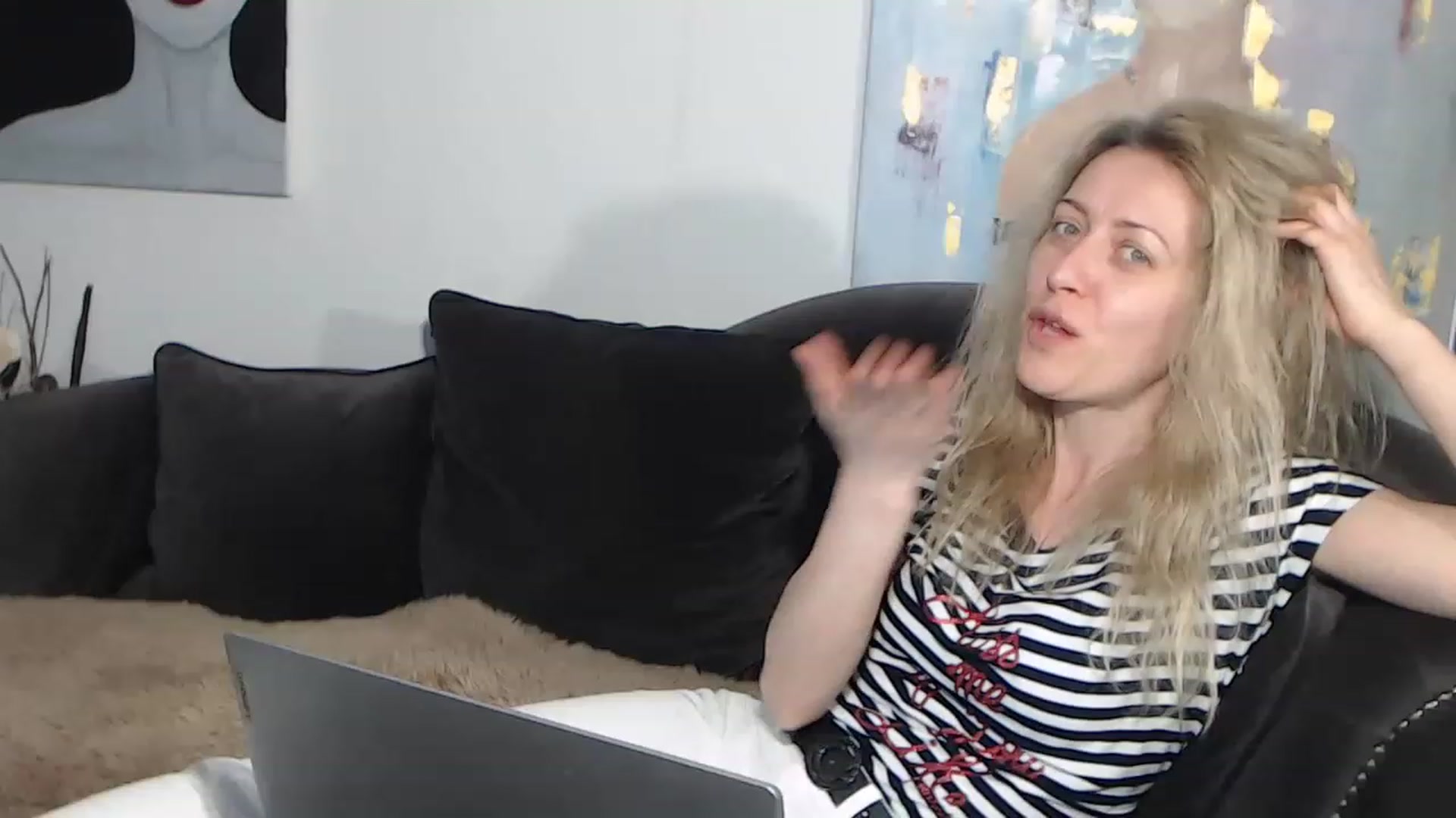 Gallery image thumbnail from RrrBecca's myfreecams stream on, 03/25/2023, 15:59 image 17 of 20