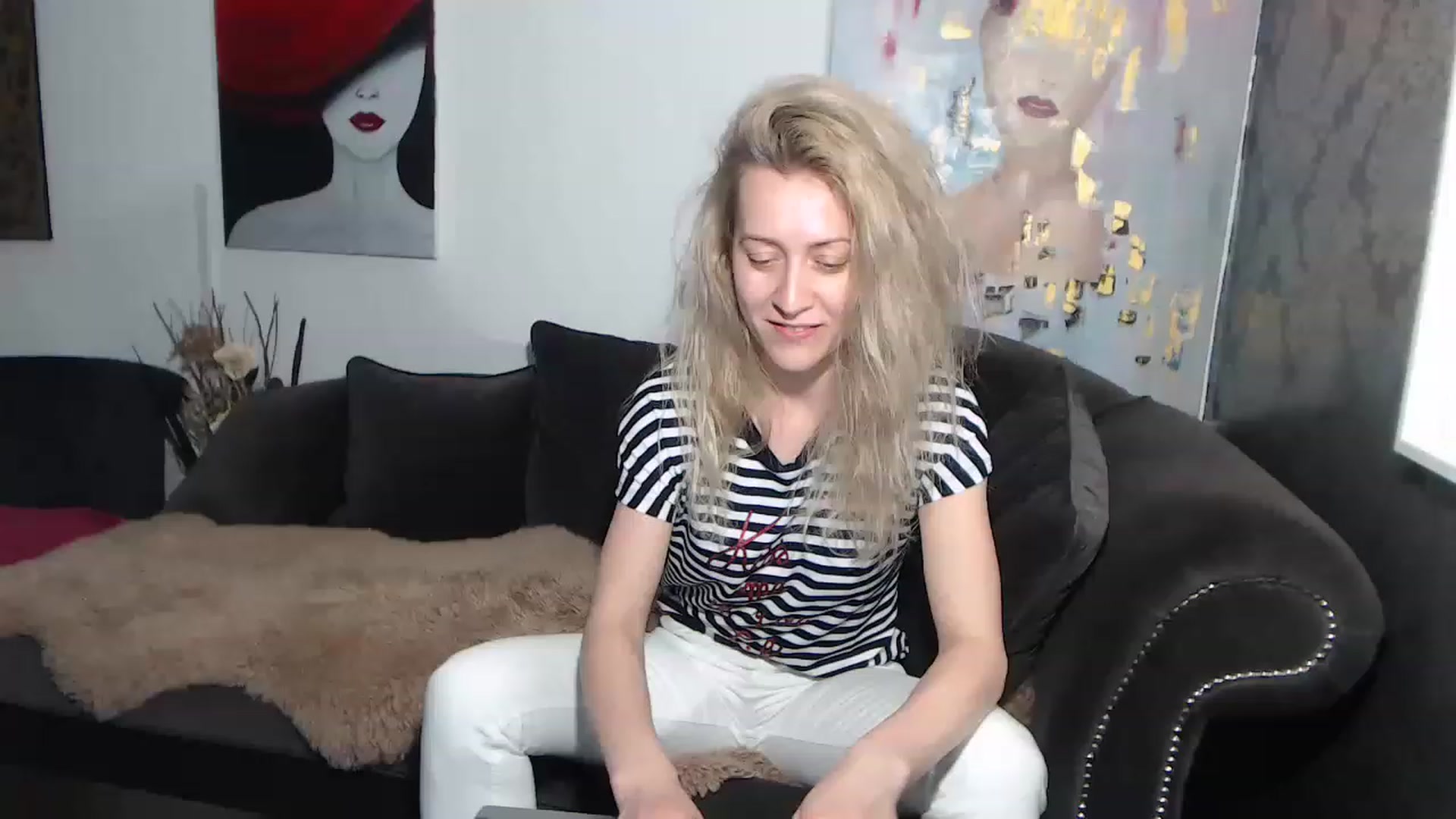 Gallery image thumbnail from RrrBecca's myfreecams stream on, 03/25/2023, 15:59 image 19 of 20