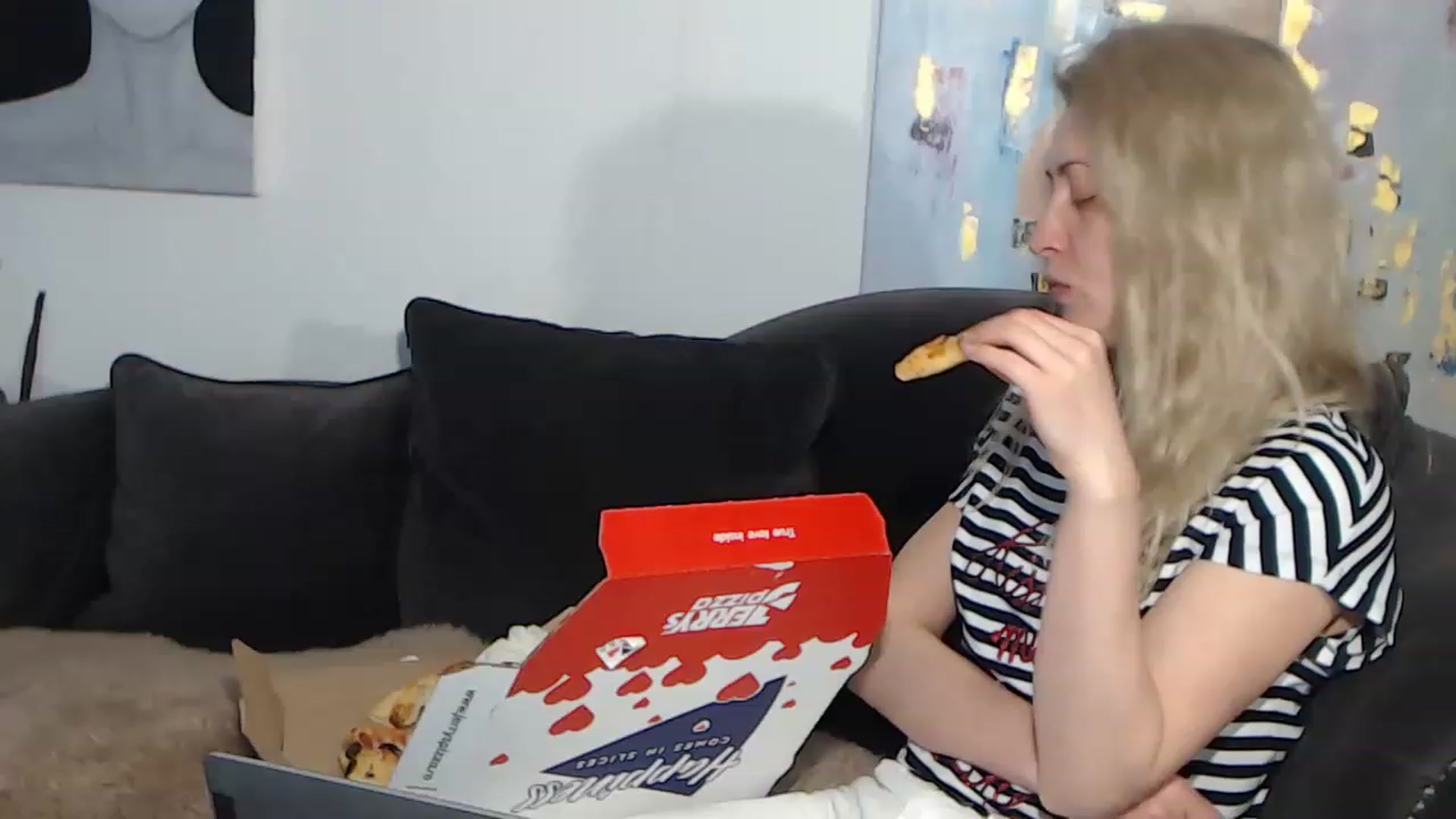 Gallery image thumbnail from RrrBecca's myfreecams stream on, 03/25/2023, 15:59 image 6 of 20