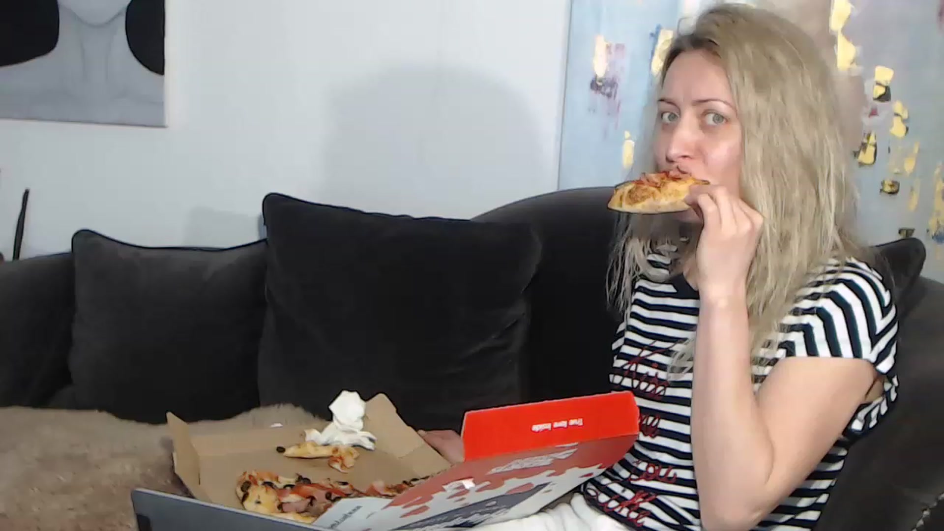 Gallery image thumbnail from RrrBecca's myfreecams stream on, 03/25/2023, 15:59 image 5 of 20