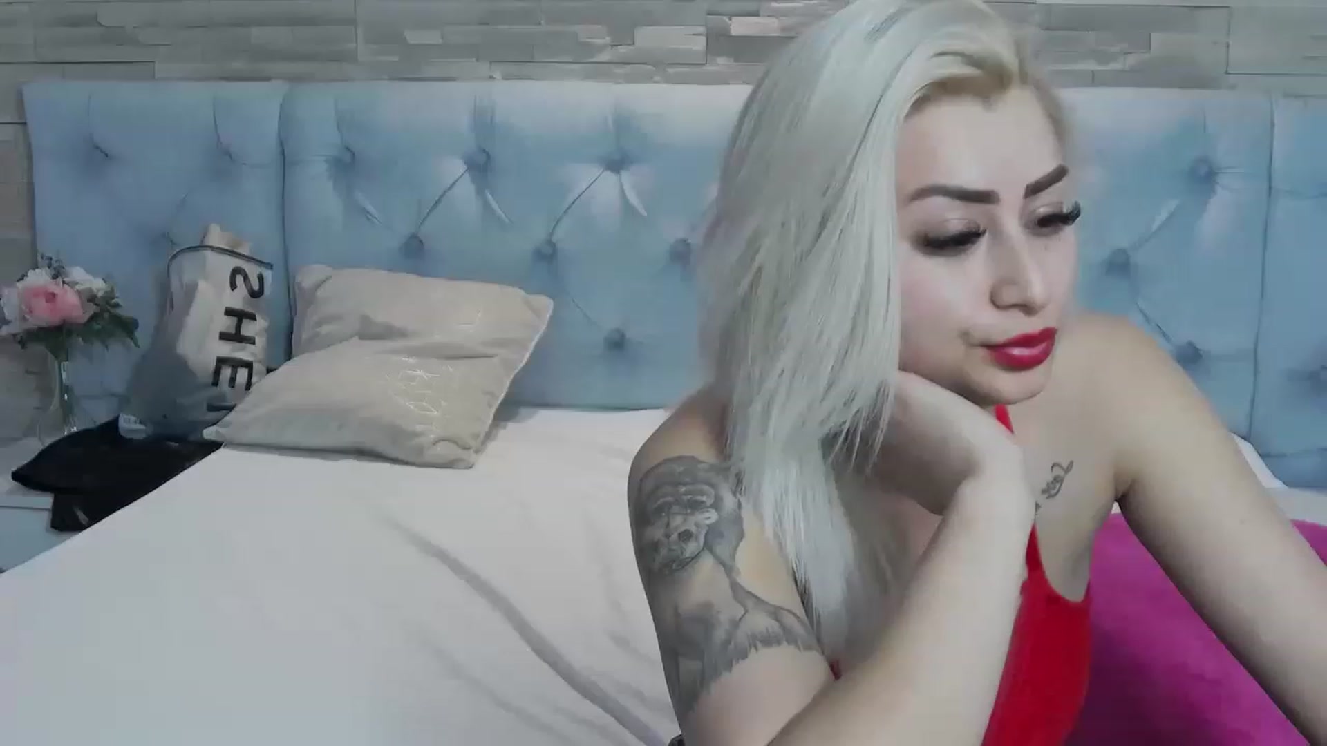 Gallery image thumbnail from RubbyKalifha's myfreecams stream on, 03/26/2023, 14:37 image 18 of 20