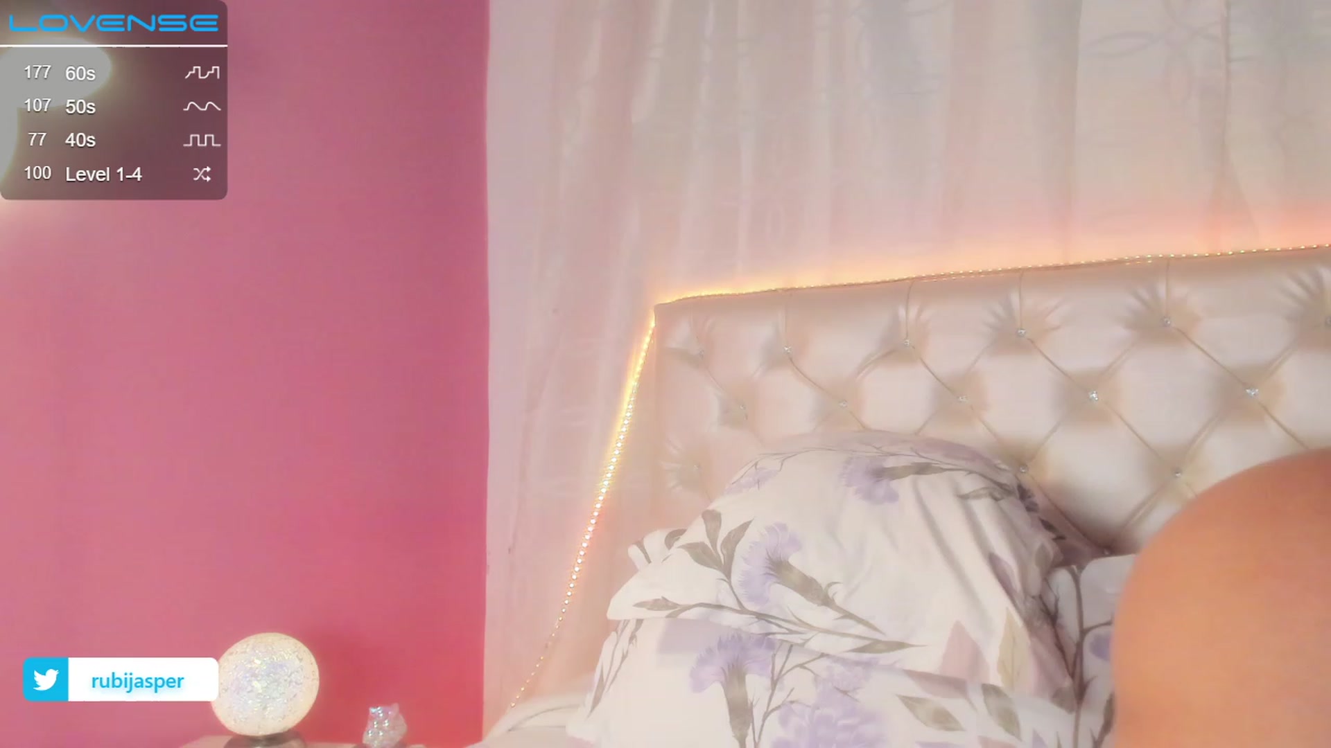 Gallery image thumbnail from RubiJasper's myfreecams stream on, 11/20/2022, 01:19 image 18 of 20
