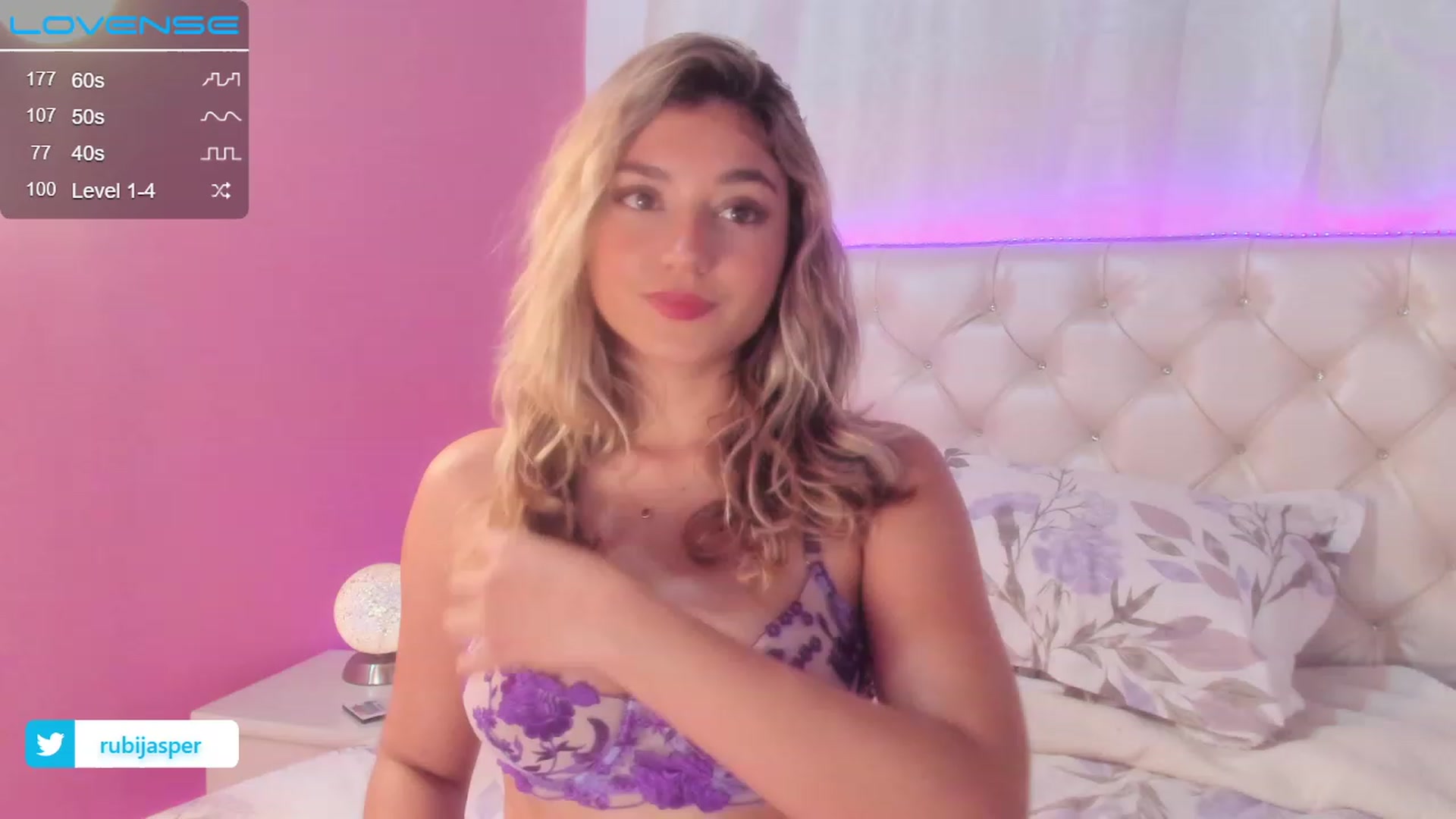 Gallery image thumbnail from RubiJasper's myfreecams stream on, 11/21/2022, 20:15 image 2 of 20