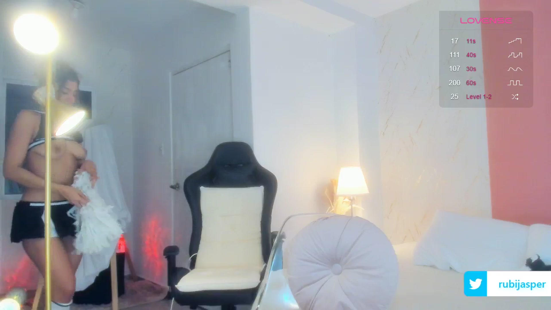 Gallery image thumbnail from RubiJasper's myfreecams stream on, 11/01/2024, 10:02 image 7 of 20