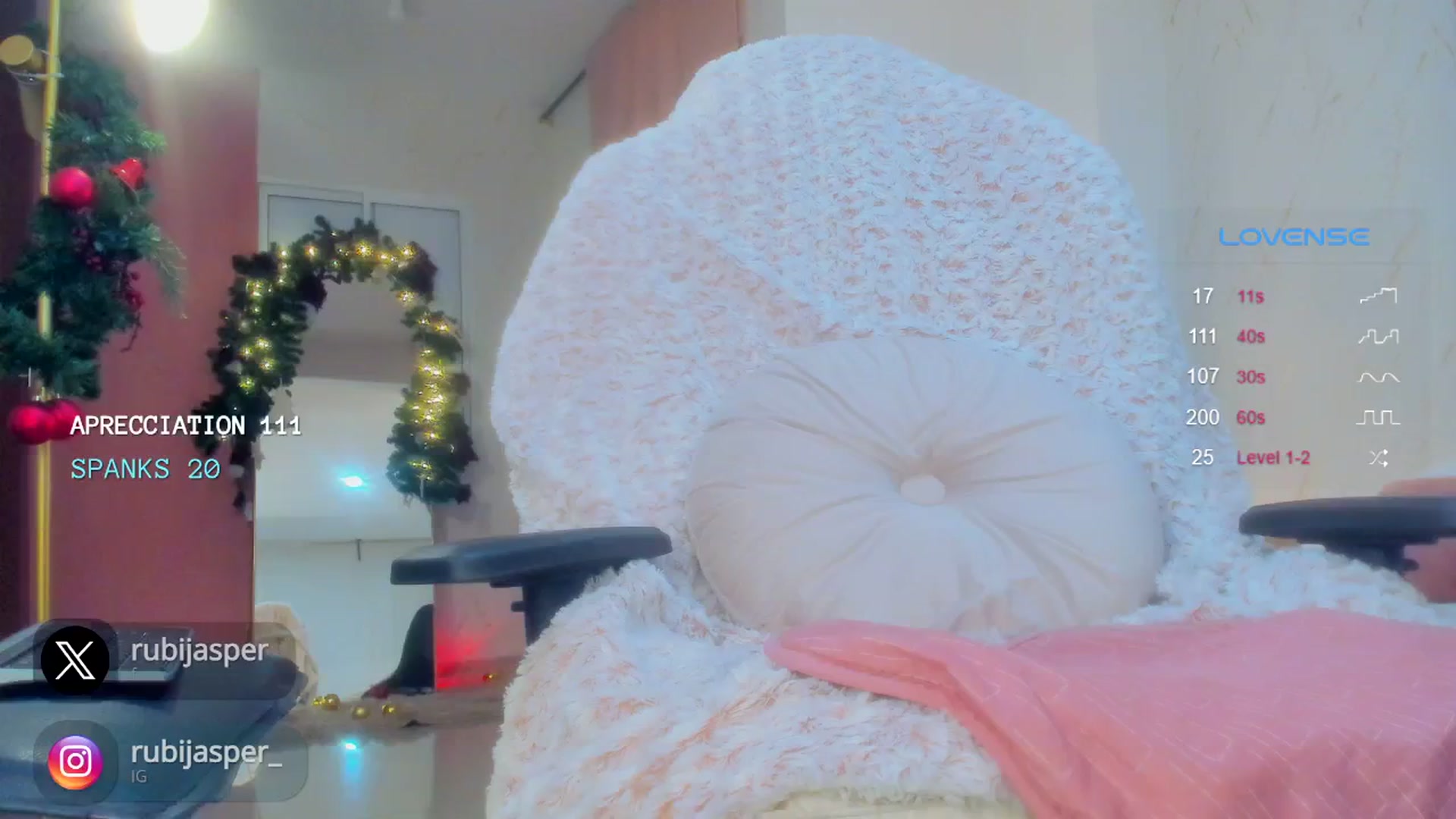 Gallery image thumbnail from RubiJasper's myfreecams stream on, 12/15/2024, 10:54 image 7 of 20