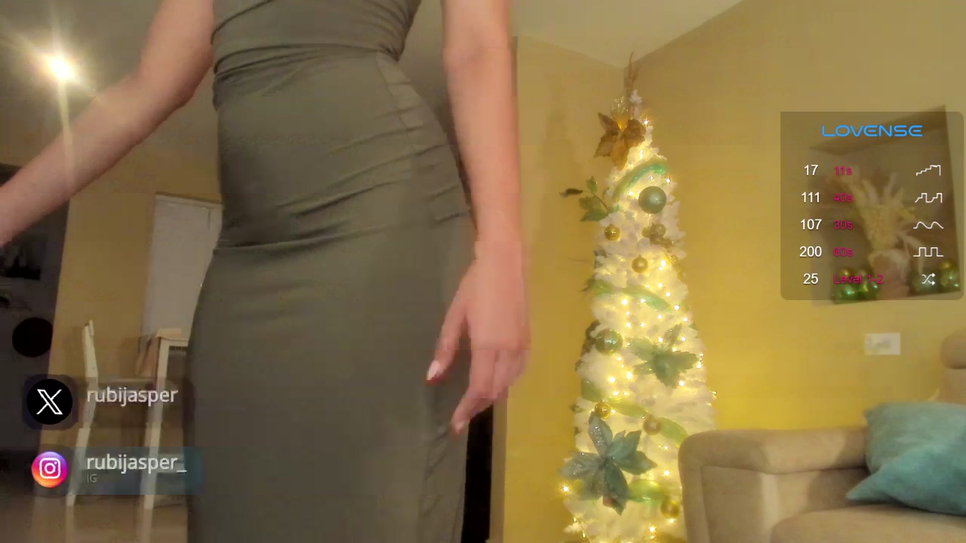 Gallery image thumbnail from RubiJasper's myfreecams stream on, 12/25/2024, 01:08 image 20 of 20
