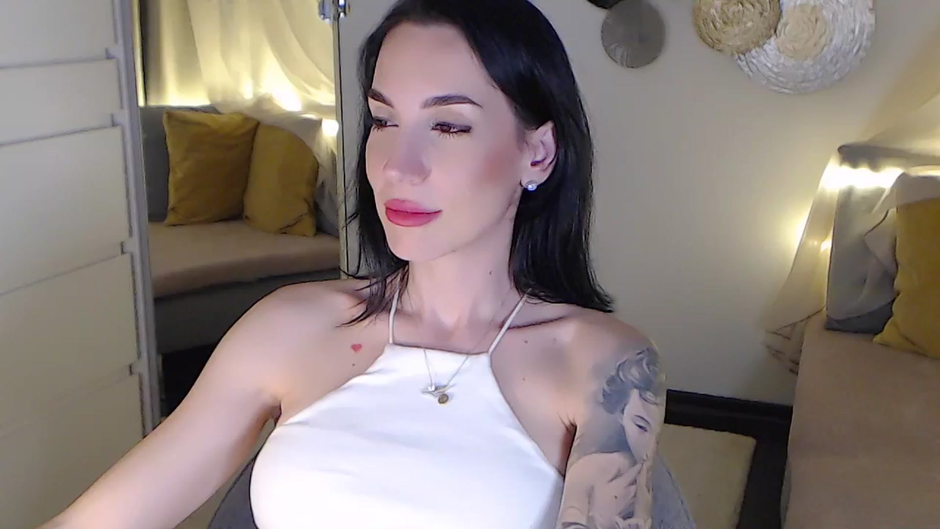 Gallery image thumbnail from RubinRosey's myfreecams stream on, 06/11/2025, 20:23 image 16 of 20