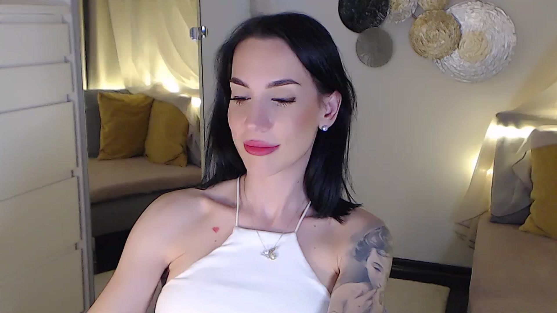 Gallery image thumbnail from RubinRosey's myfreecams stream on, 06/11/2025, 20:23 image 10 of 20