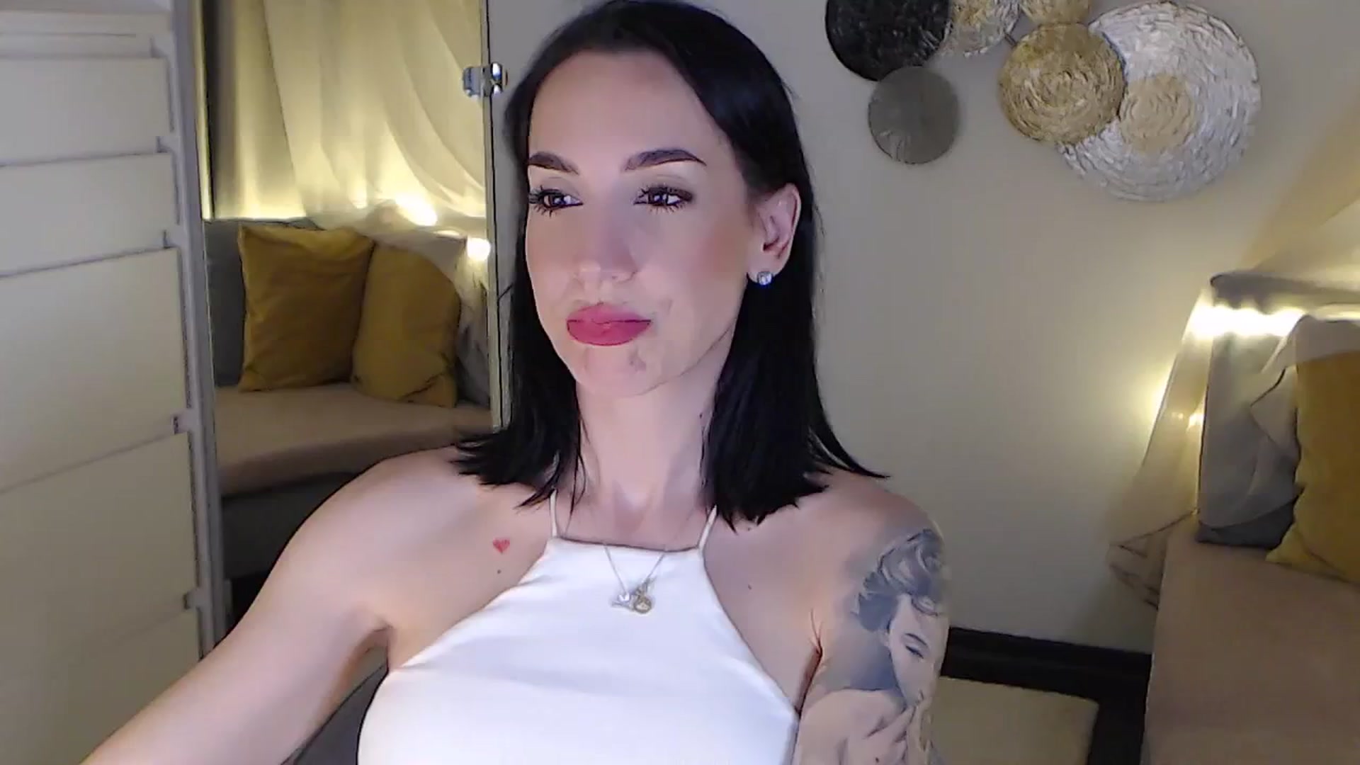Gallery image thumbnail from RubinRosey's myfreecams stream on, 06/11/2025, 20:23 image 11 of 20