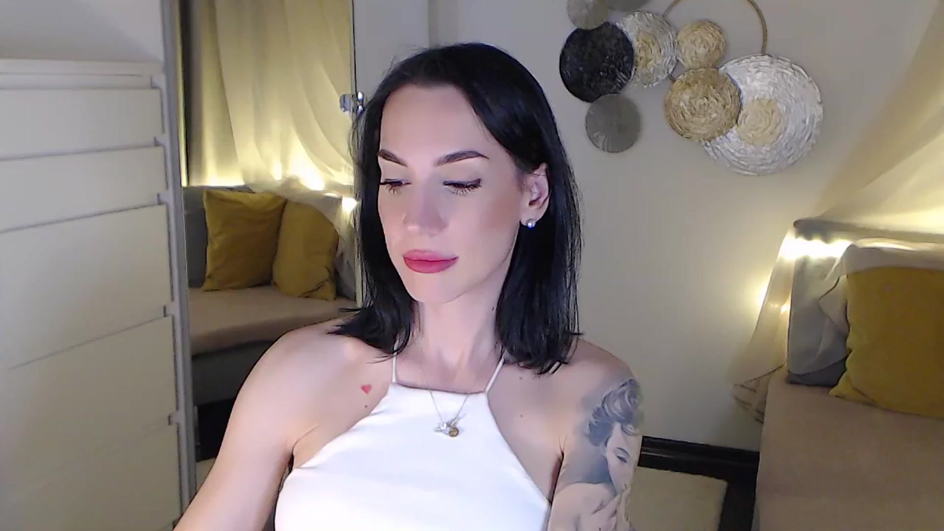 Gallery image thumbnail from RubinRosey's myfreecams stream on, 06/11/2025, 21:54 image 2 of 20