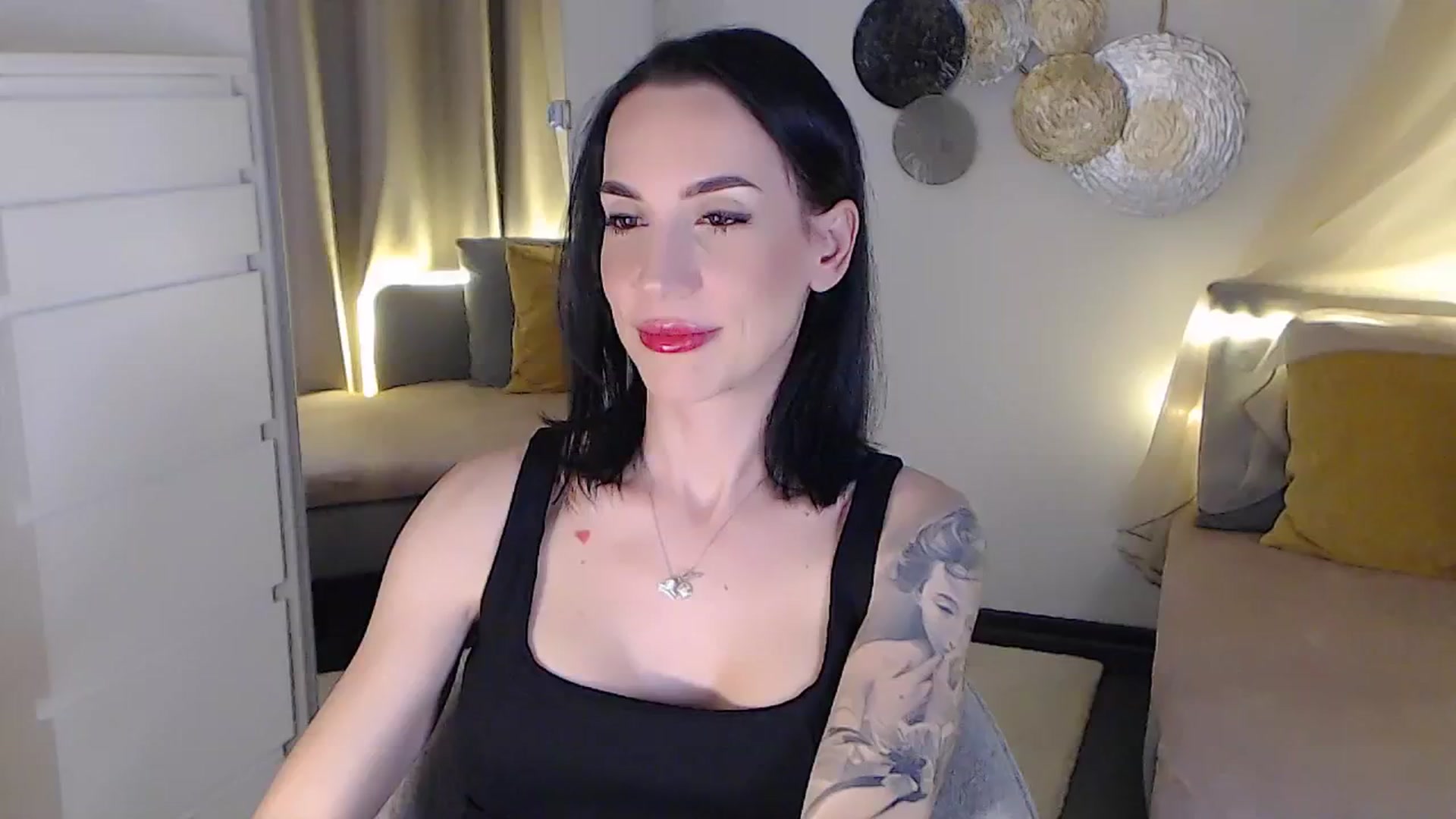 Gallery image thumbnail from RubinRosey's myfreecams stream on, 06/14/2025, 18:53 image 7 of 20