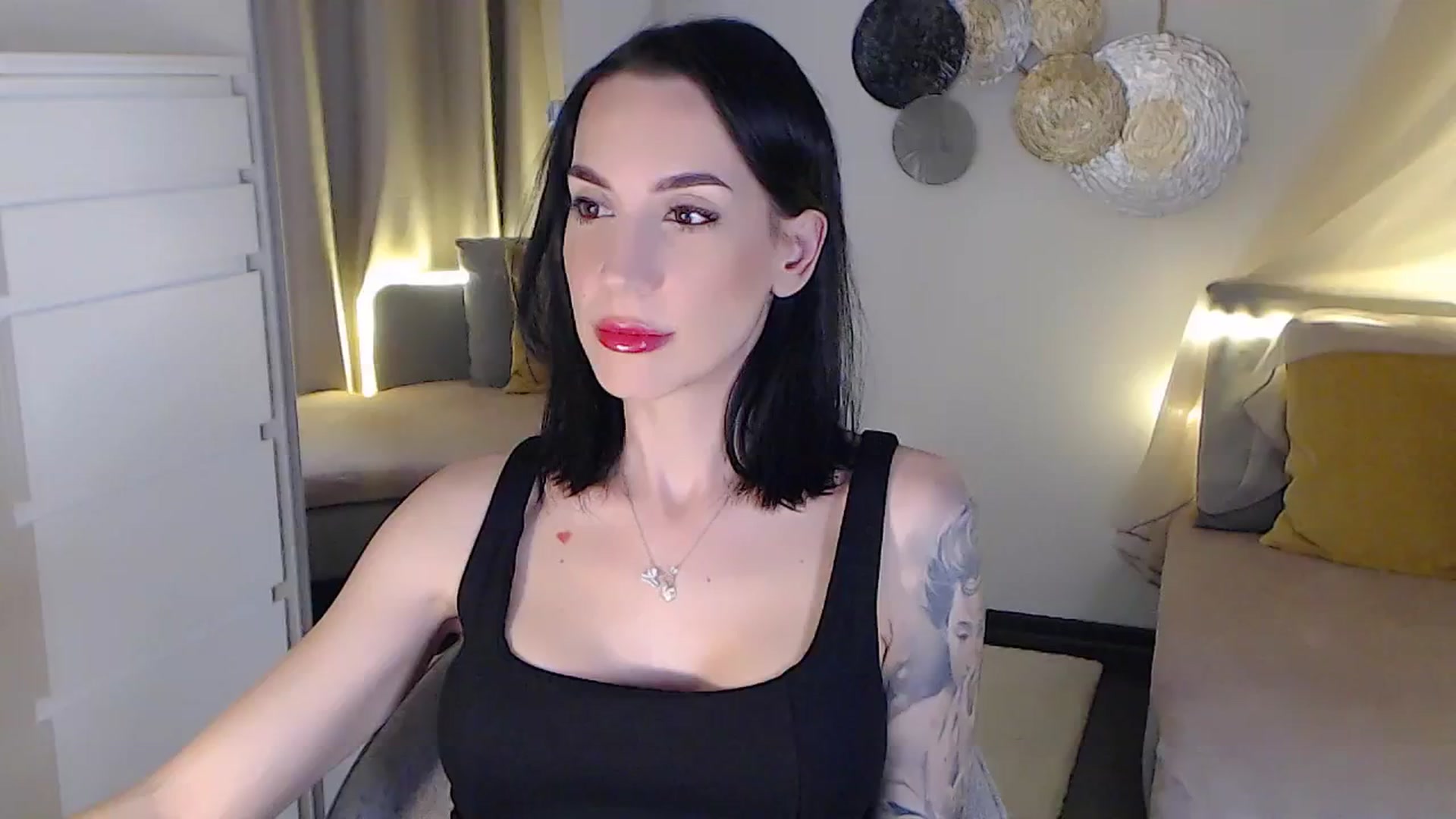 Gallery image thumbnail from RubinRosey's myfreecams stream on, 06/14/2025, 18:53 image 3 of 20