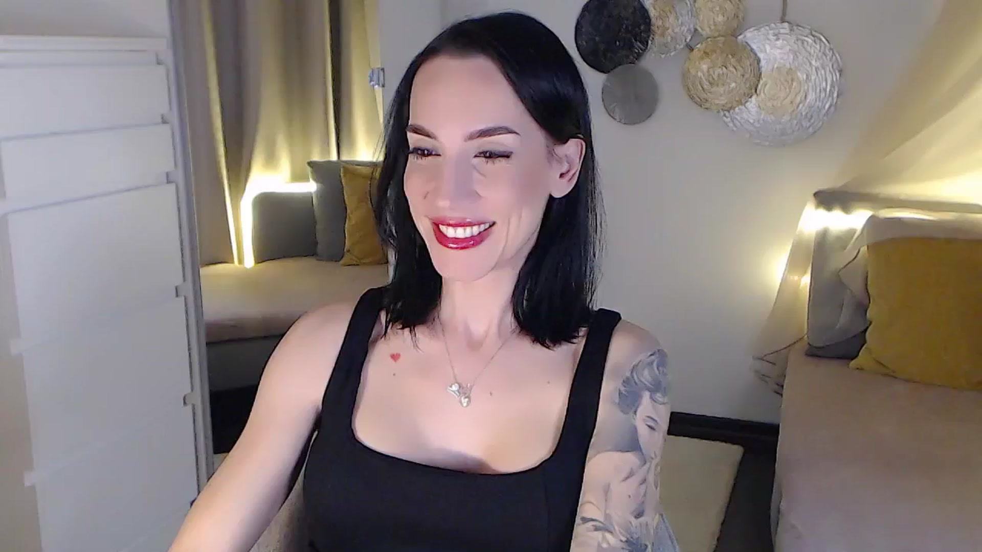 Gallery image thumbnail from RubinRosey's myfreecams stream on, 06/14/2025, 18:53 image 4 of 20