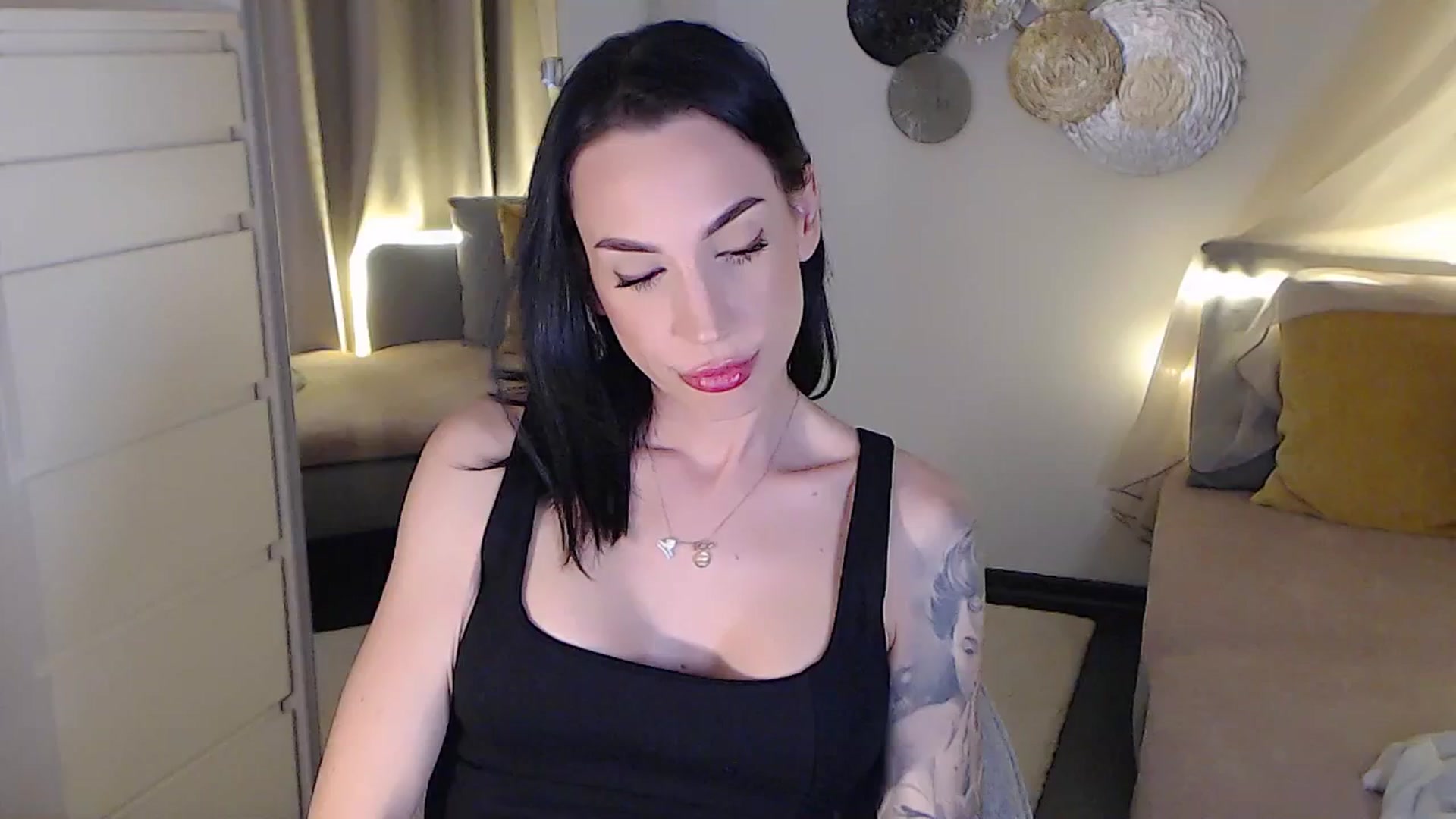 Gallery image thumbnail from RubinRosey's myfreecams stream on, 06/14/2025, 20:06 image 3 of 20