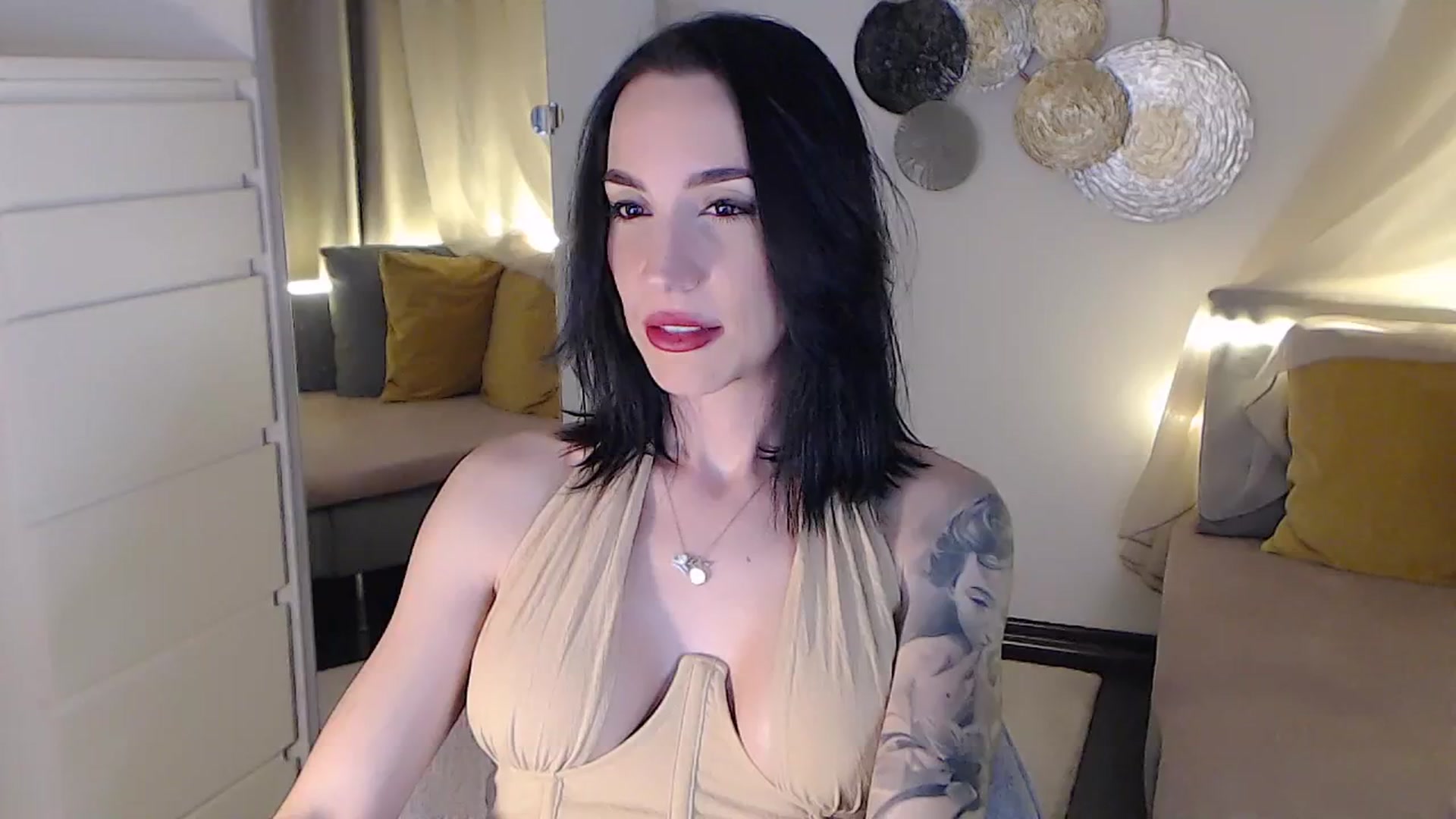 Gallery image thumbnail from RubinRosey's myfreecams stream on, 06/15/2025, 19:00 image 18 of 20