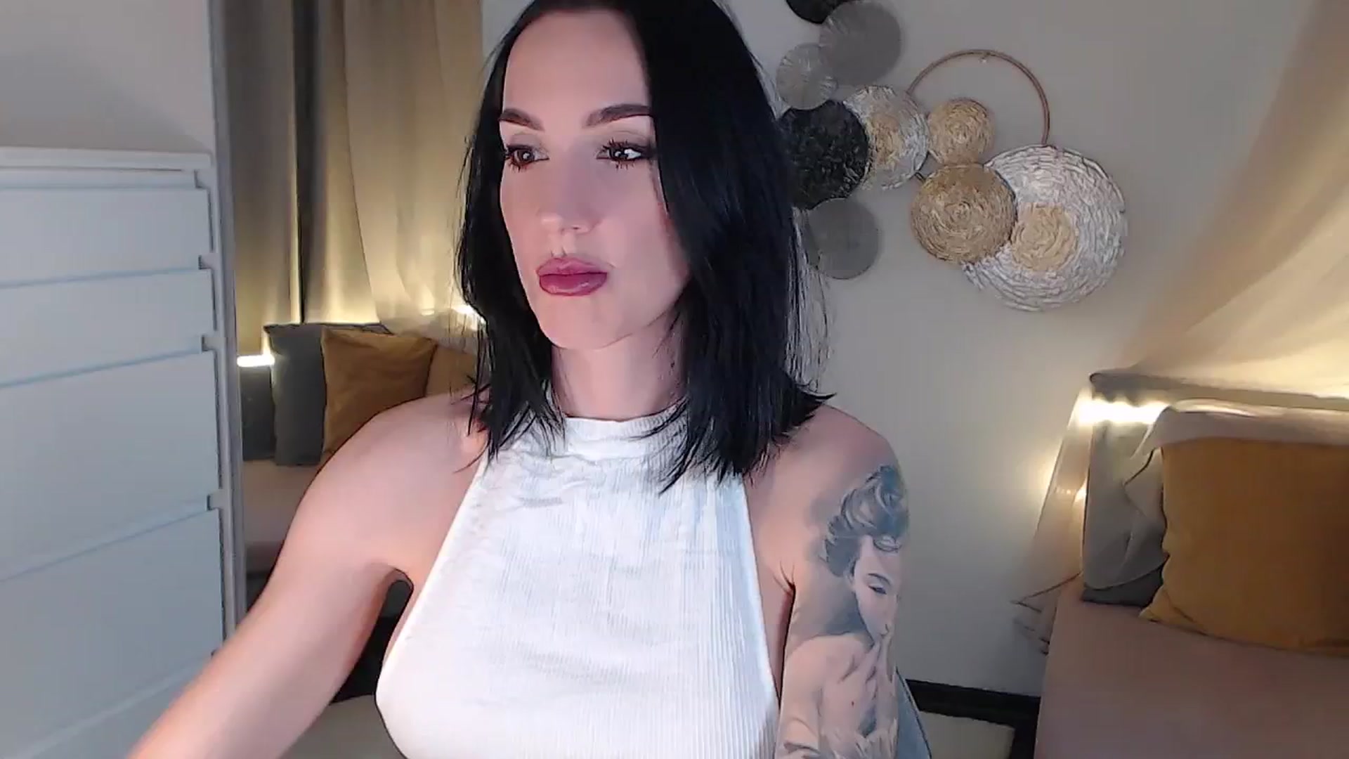 Gallery image thumbnail from RubinRosey's myfreecams stream on, 06/17/2025, 18:57 image 1 of 20