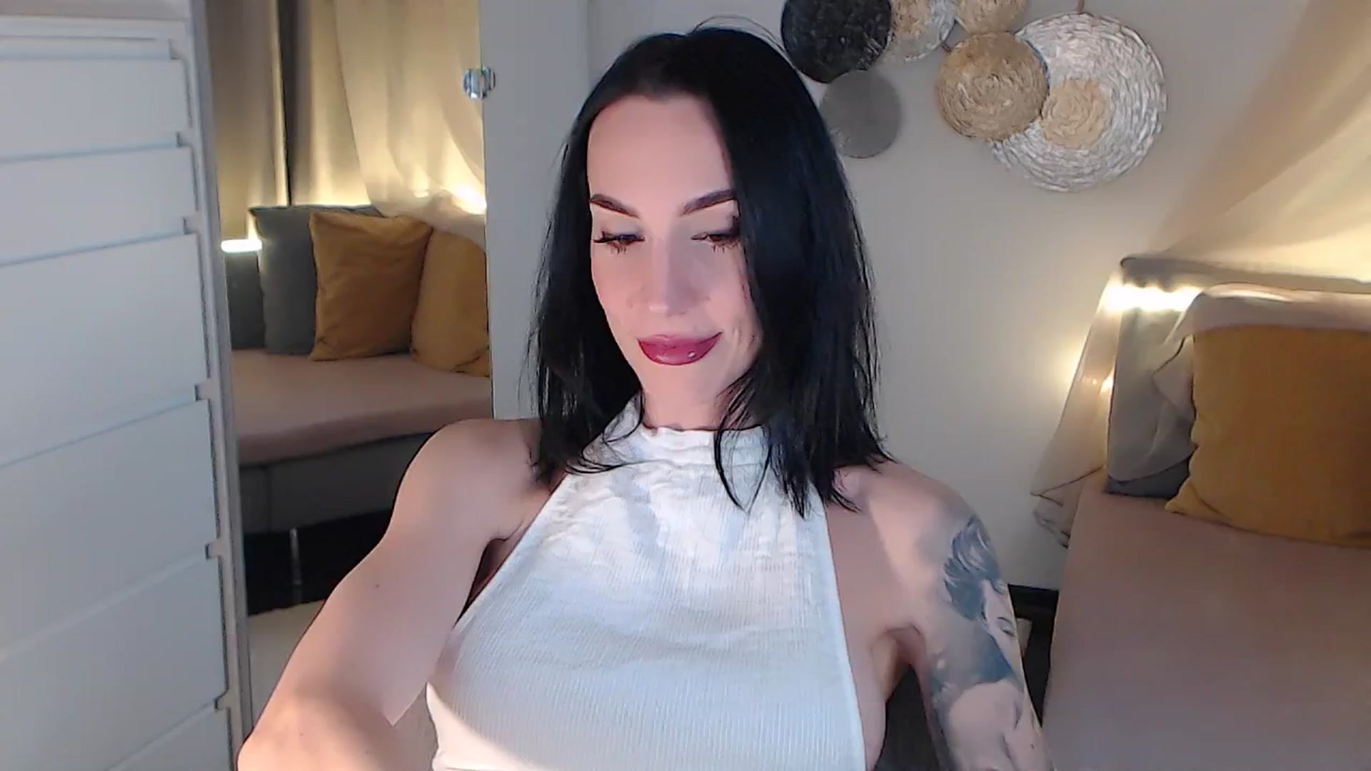 Gallery image thumbnail from RubinRosey's myfreecams stream on, 06/17/2025, 18:57 image 2 of 20