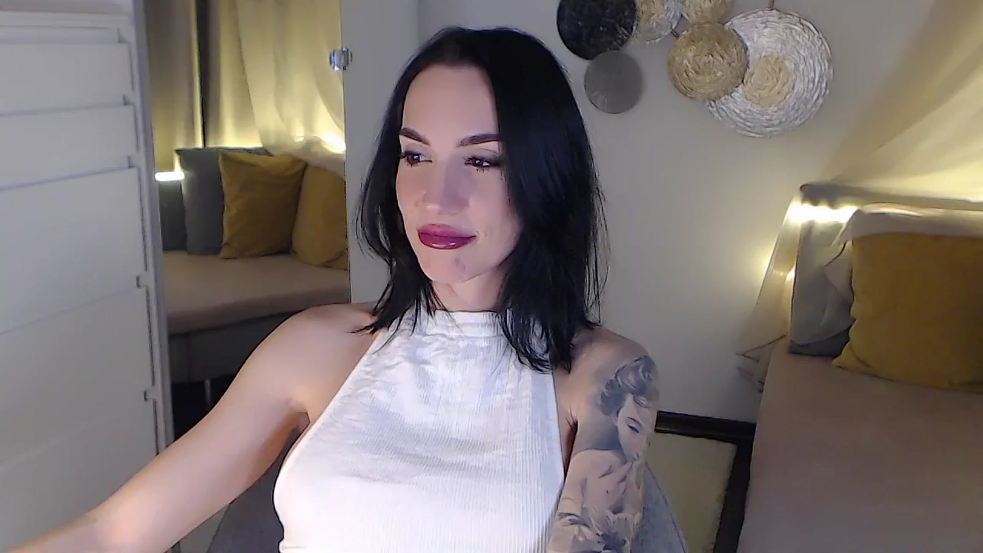 Gallery image thumbnail from RubinRosey's myfreecams stream on, 06/17/2025, 18:57 image 6 of 20
