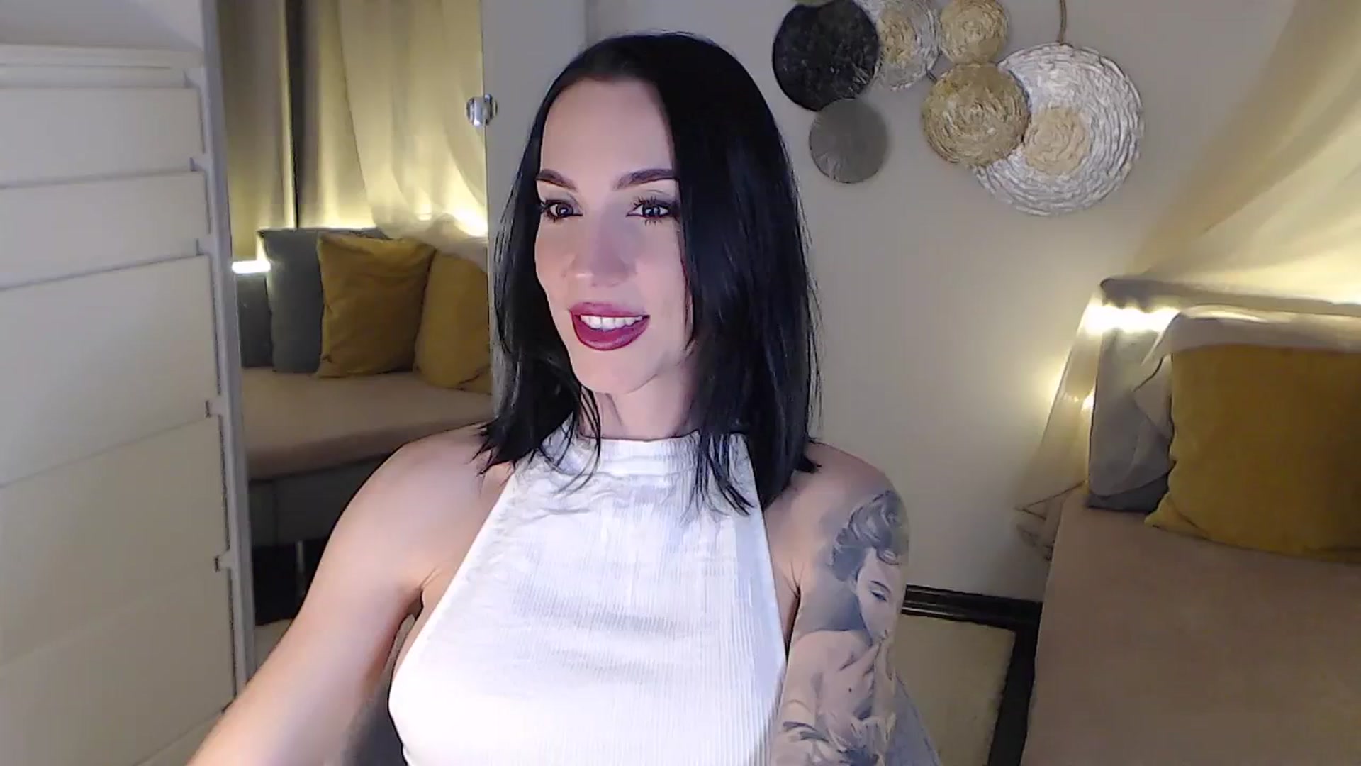 Gallery image thumbnail from RubinRosey's myfreecams stream on, 06/17/2025, 20:56 image 2 of 20