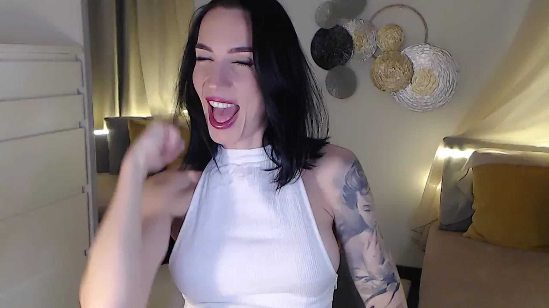 Gallery image thumbnail from RubinRosey's myfreecams stream on, 06/17/2025, 20:56 image 15 of 20