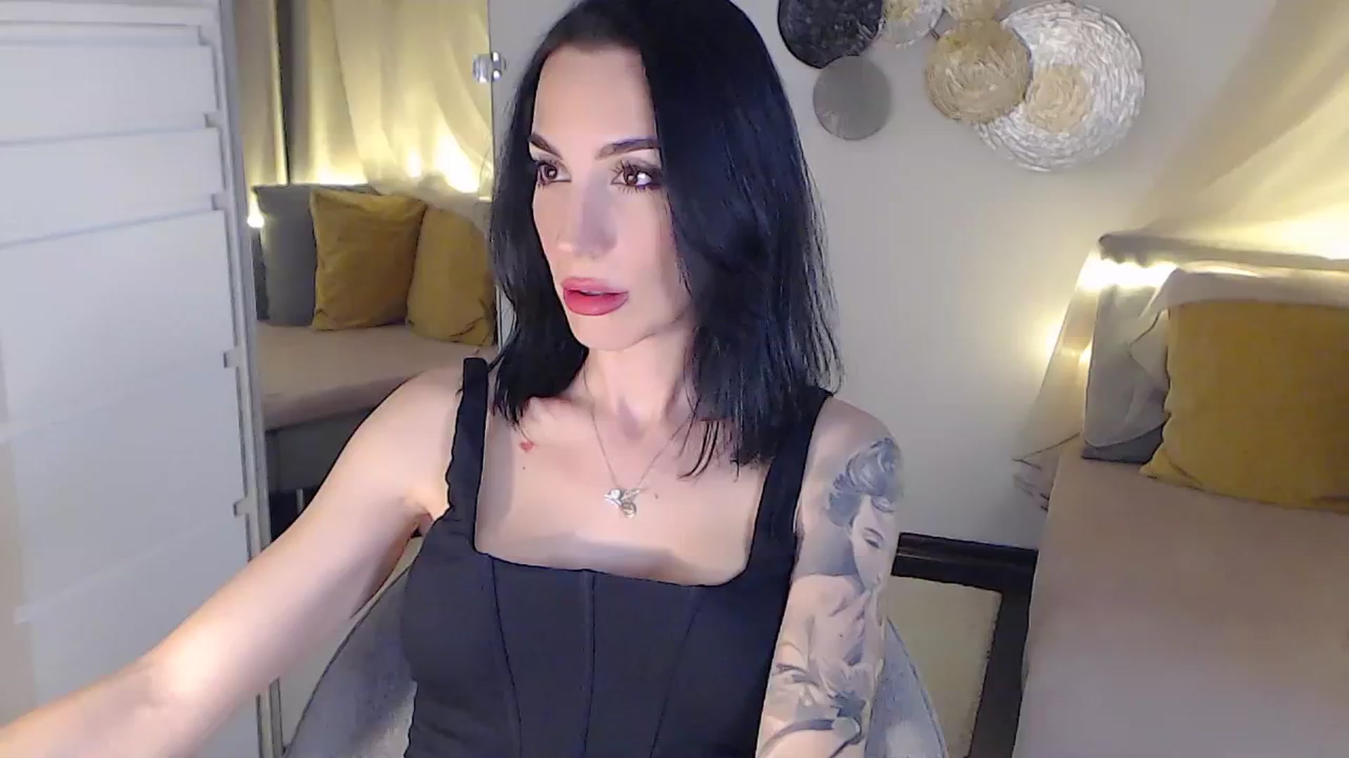 Gallery image thumbnail from RubinRosey's myfreecams stream on, 06/18/2025, 18:02 image 1 of 20