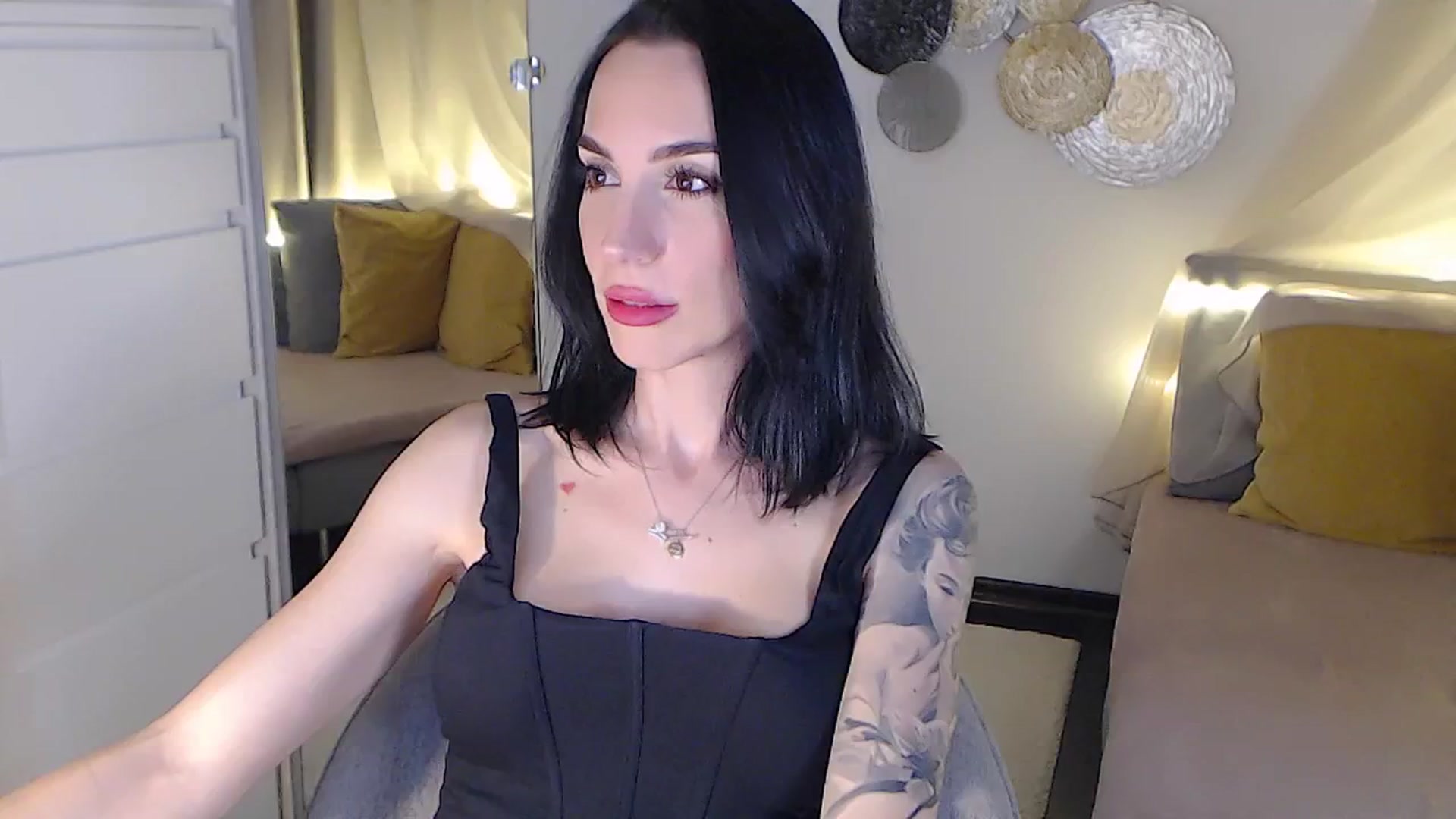 Gallery image thumbnail from RubinRosey's myfreecams stream on, 06/18/2025, 18:02 image 18 of 20