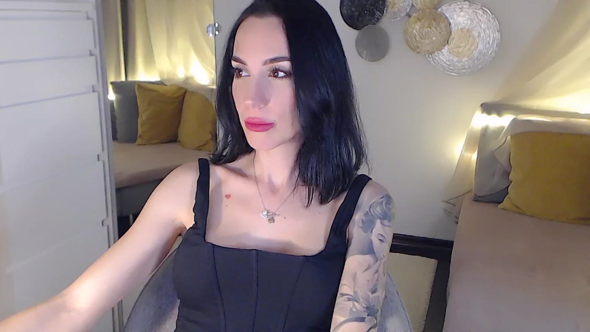 Gallery image thumbnail from RubinRosey's myfreecams stream on, 06/18/2025, 18:02 image 10 of 20