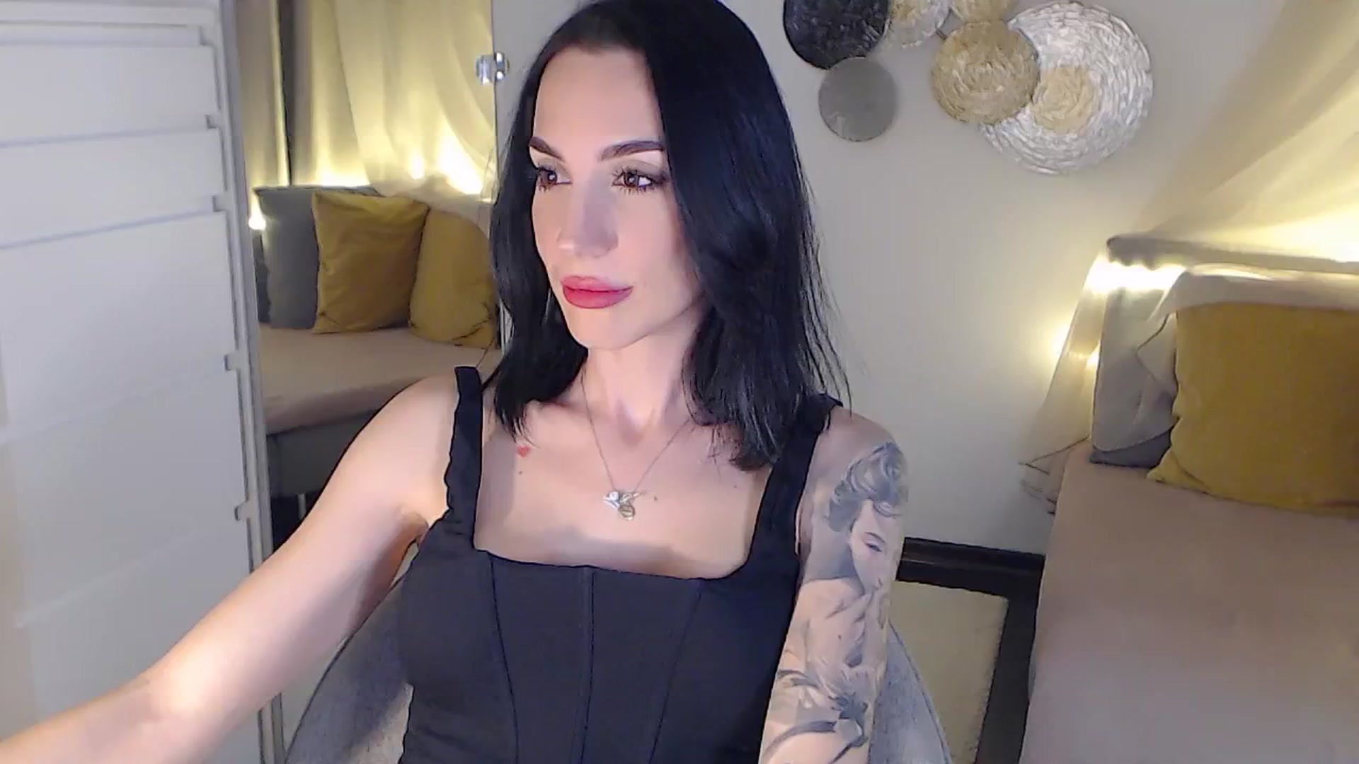 Gallery image thumbnail from RubinRosey's myfreecams stream on, 06/18/2025, 18:02 image 6 of 20