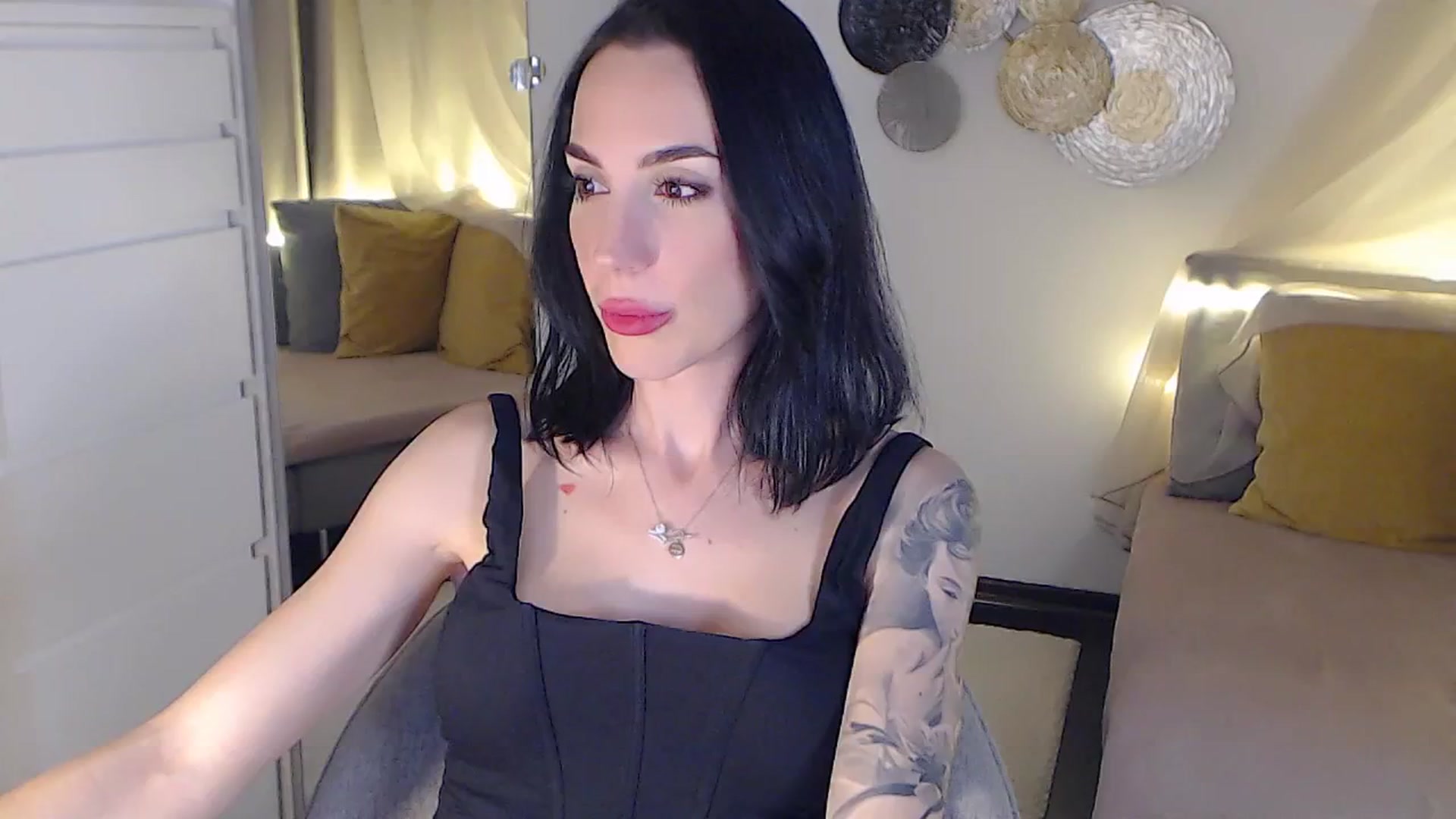 Gallery image thumbnail from RubinRosey's myfreecams stream on, 06/18/2025, 18:02 image 14 of 20