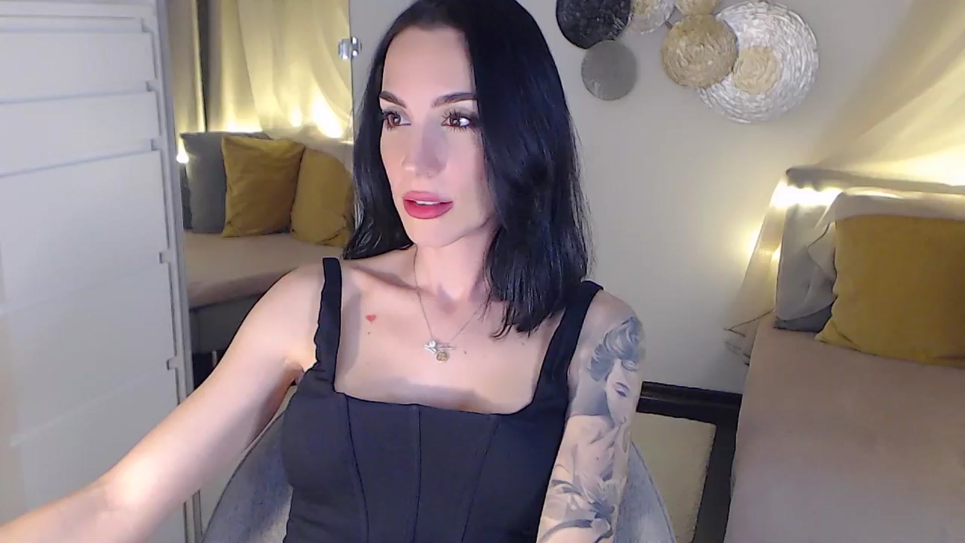 Gallery image thumbnail from RubinRosey's myfreecams stream on, 06/18/2025, 18:02 image 8 of 20