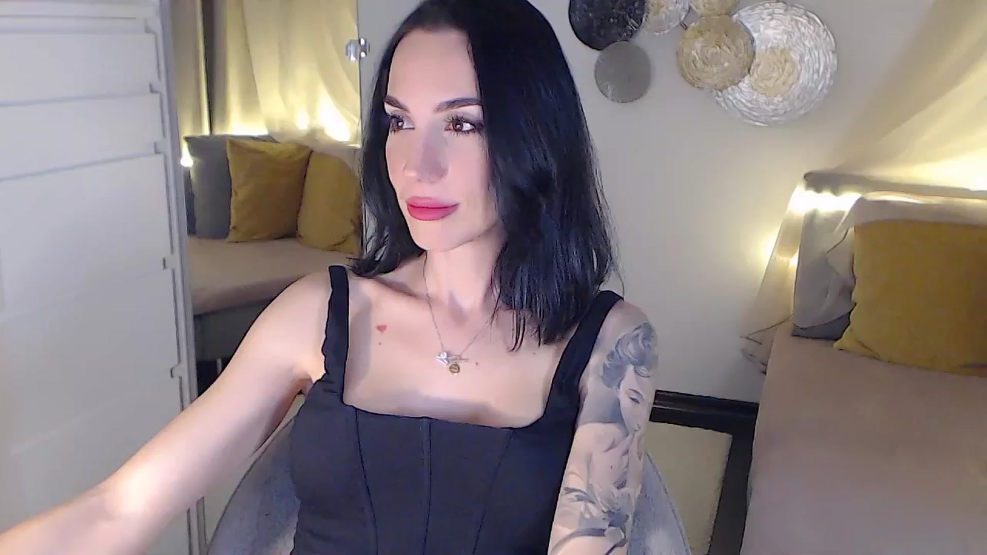 Gallery image thumbnail from RubinRosey's myfreecams stream on, 06/18/2025, 18:02 image 13 of 20