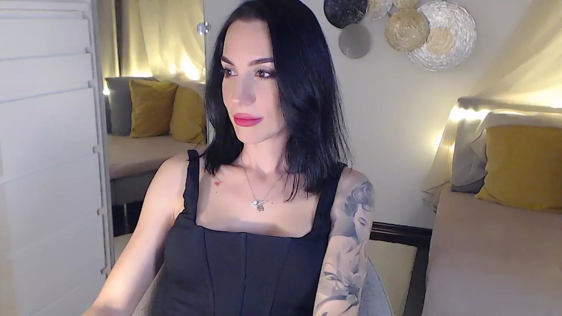 Gallery image thumbnail from RubinRosey's myfreecams stream on, 06/18/2025, 18:02 image 5 of 20