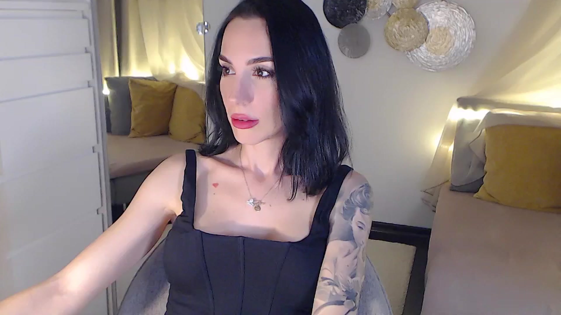 Gallery image thumbnail from RubinRosey's myfreecams stream on, 06/18/2025, 18:02 image 12 of 20