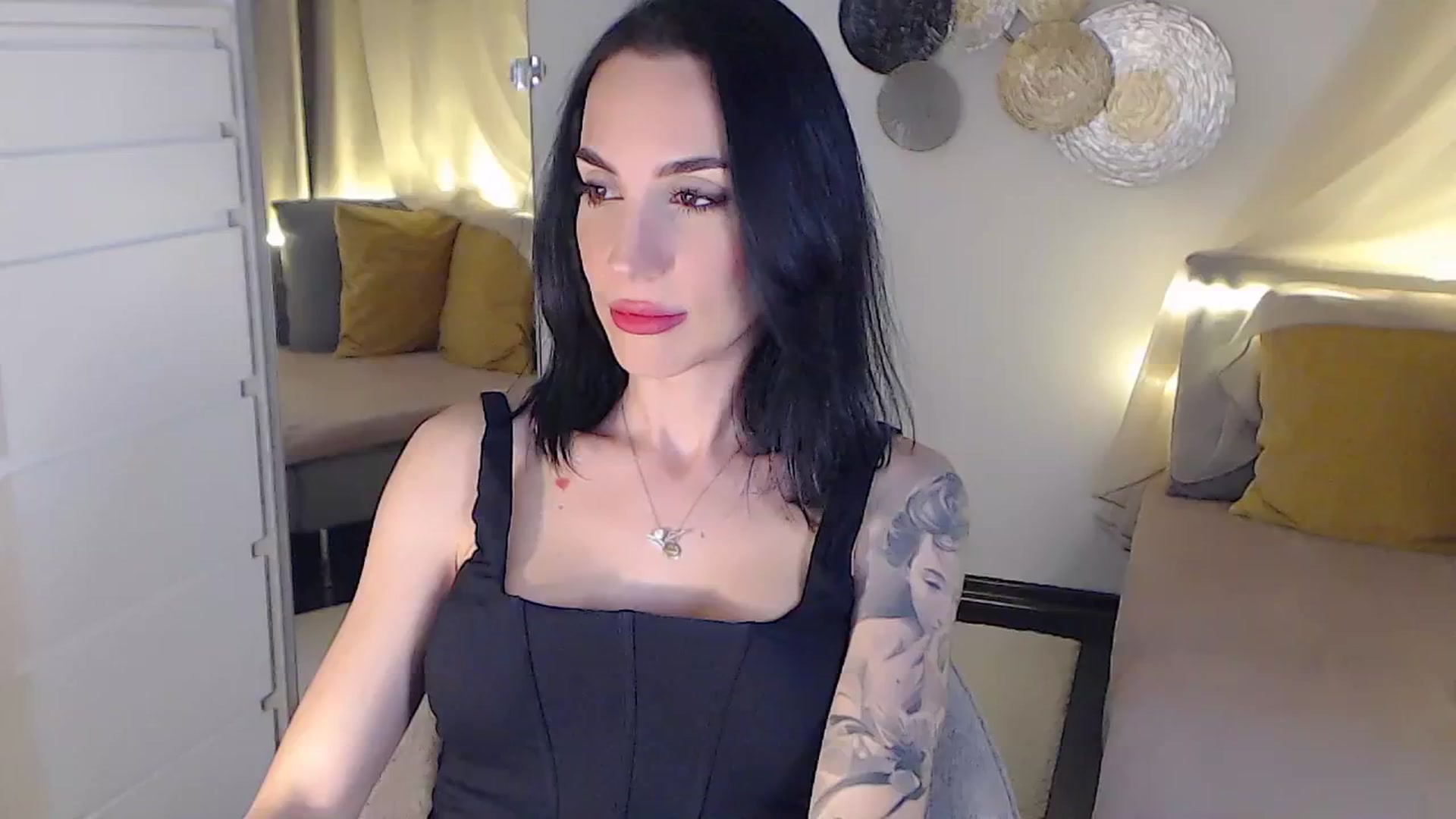 Gallery image thumbnail from RubinRosey's myfreecams stream on, 06/18/2025, 18:02 image 7 of 20