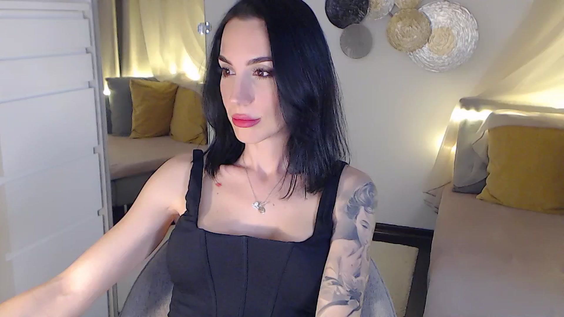 Gallery image thumbnail from RubinRosey's myfreecams stream on, 06/18/2025, 18:02 image 2 of 20