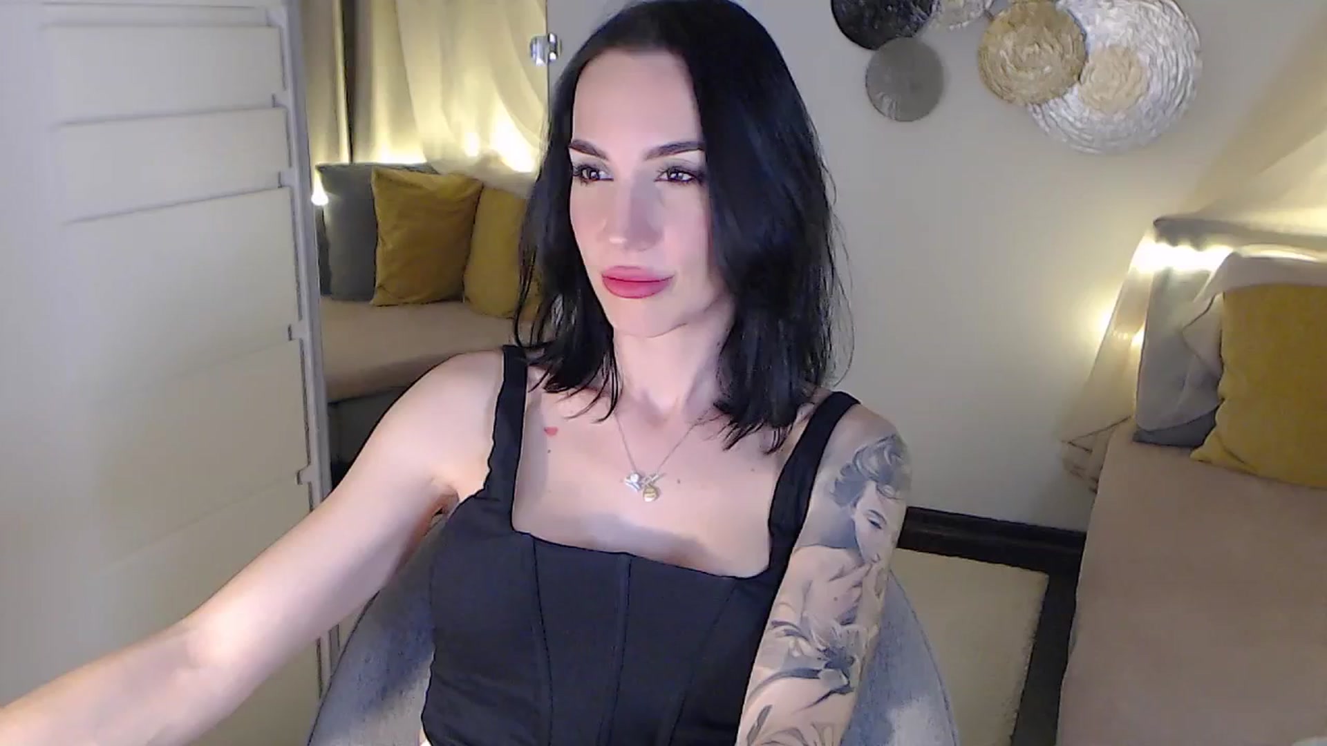Gallery image thumbnail from RubinRosey's myfreecams stream on, 06/18/2025, 19:03 image 8 of 20