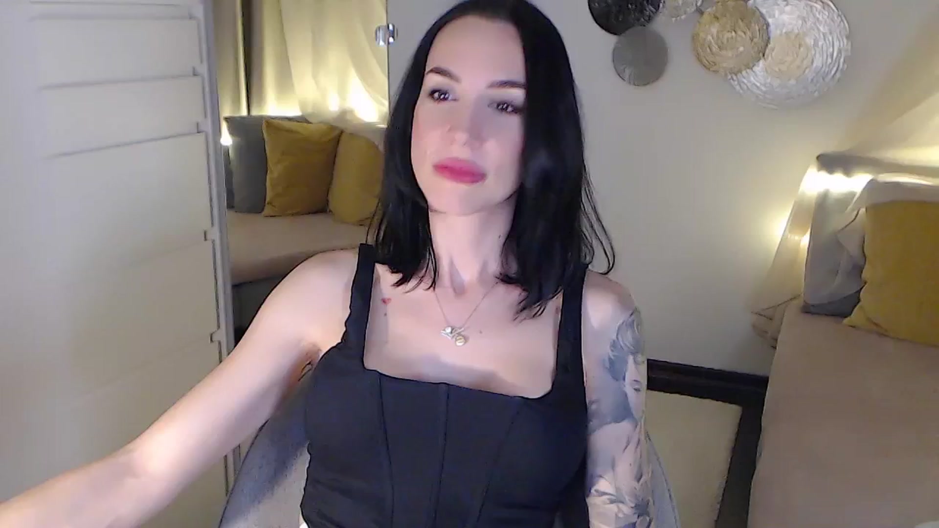 Gallery image thumbnail from RubinRosey's myfreecams stream on, 06/18/2025, 19:03 image 7 of 20