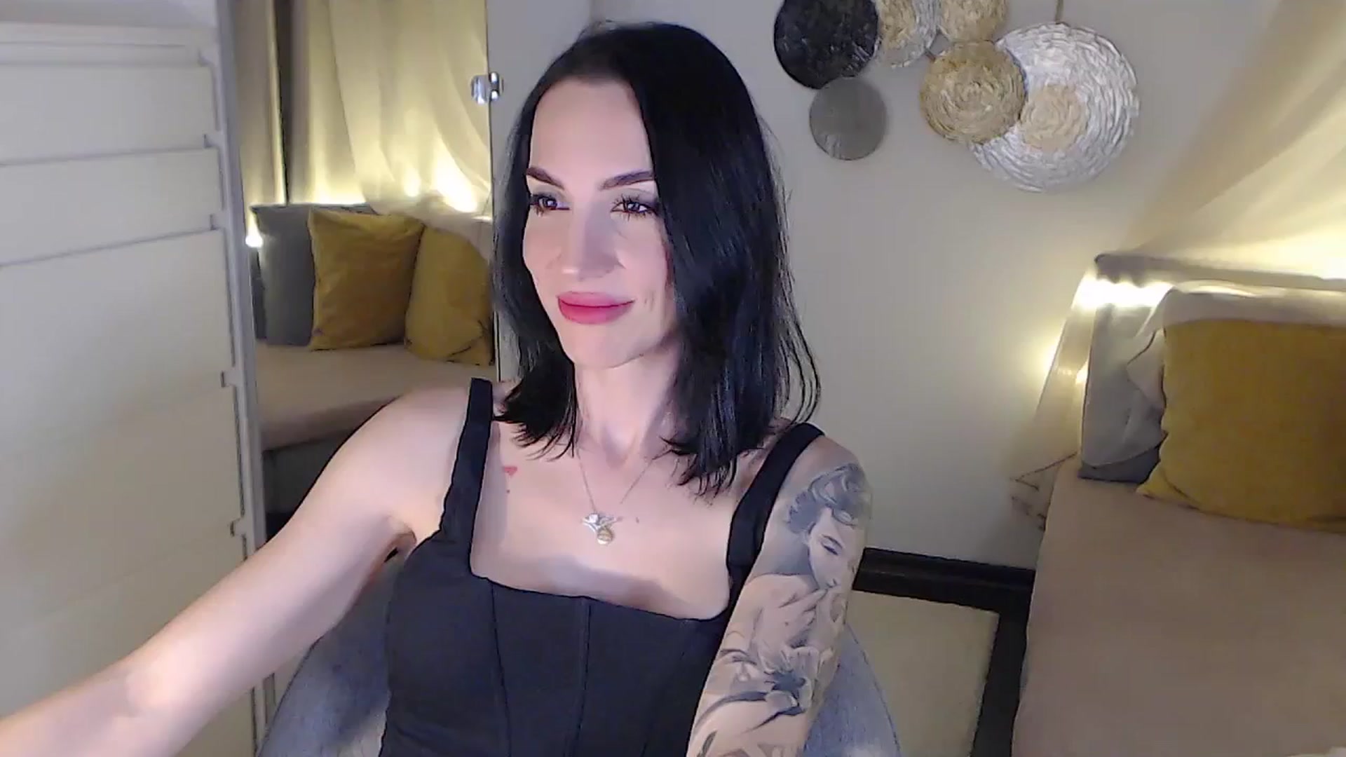 Gallery image thumbnail from RubinRosey's myfreecams stream on, 06/18/2025, 19:03 image 5 of 20
